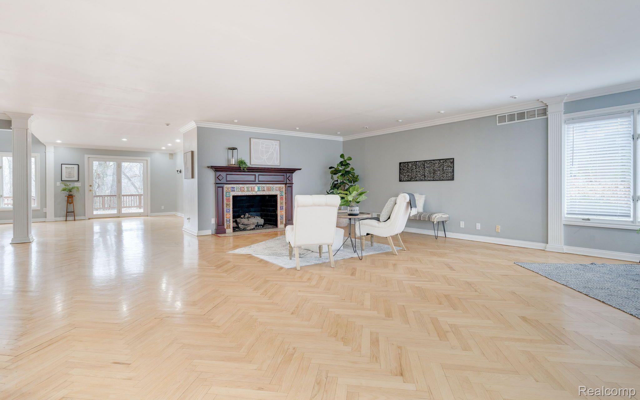 3280 Cairncross Drive