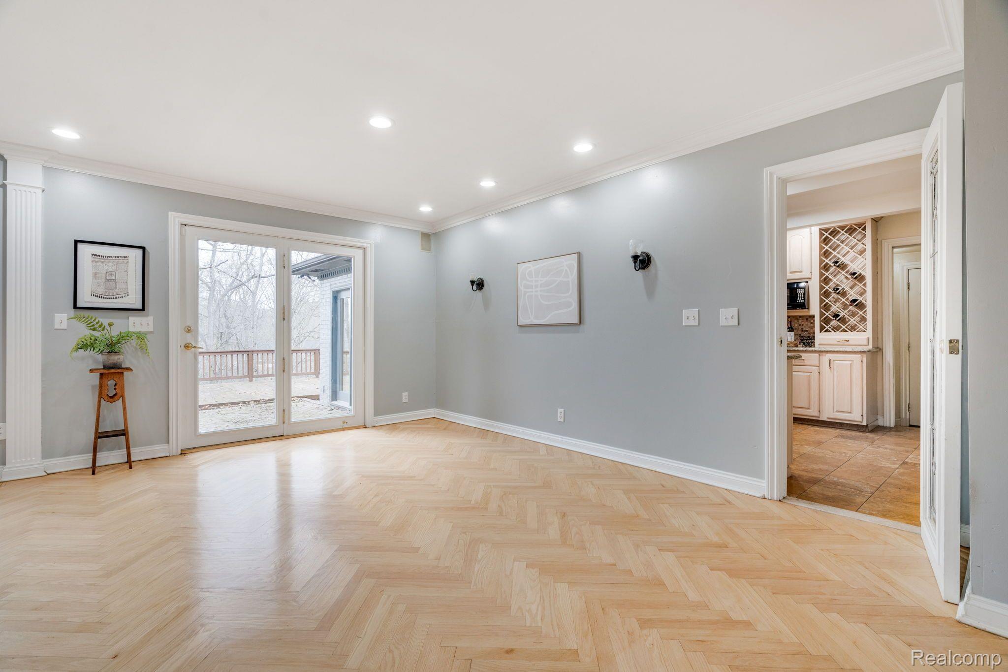 3280 Cairncross Drive