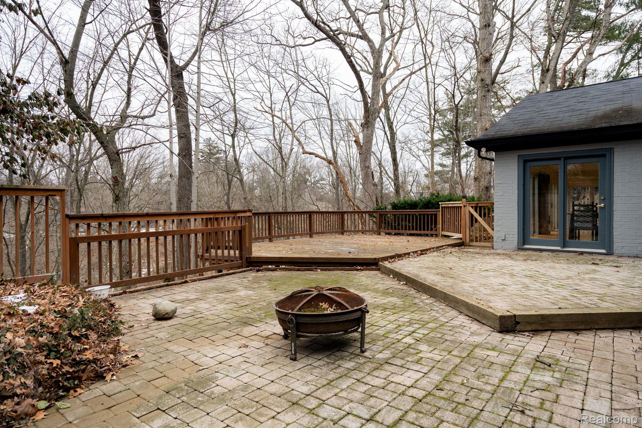 3280 Cairncross Drive
