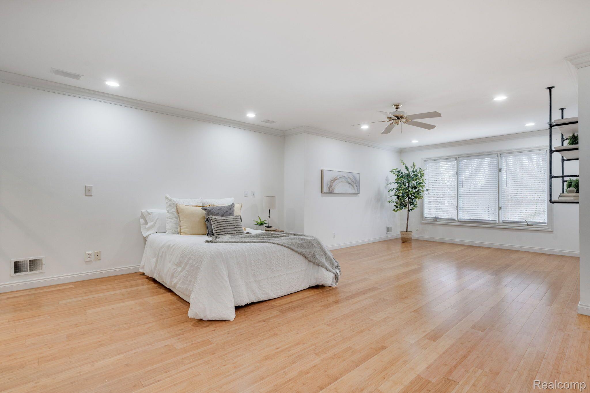 3280 Cairncross Drive