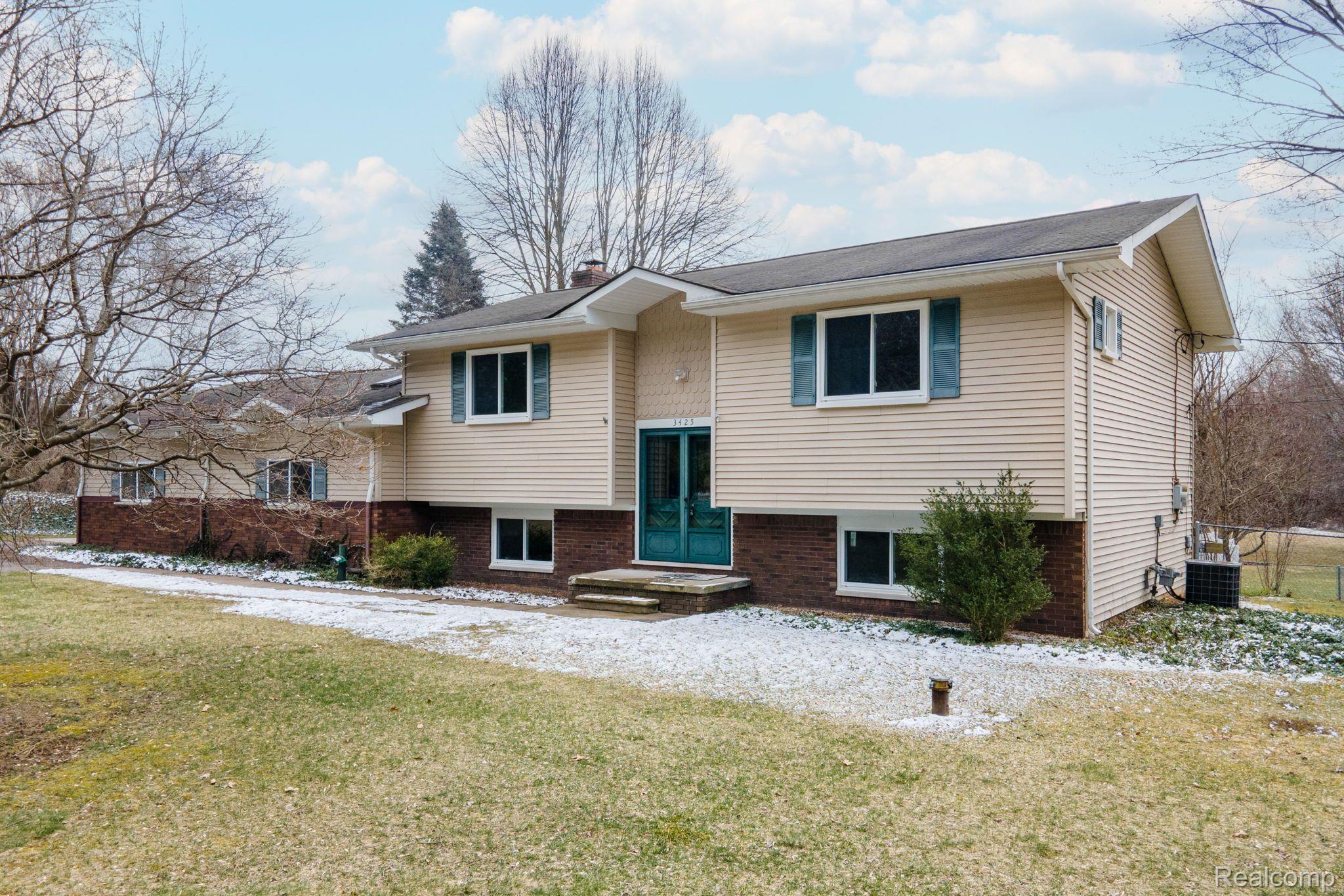 3425 Indianwood Road