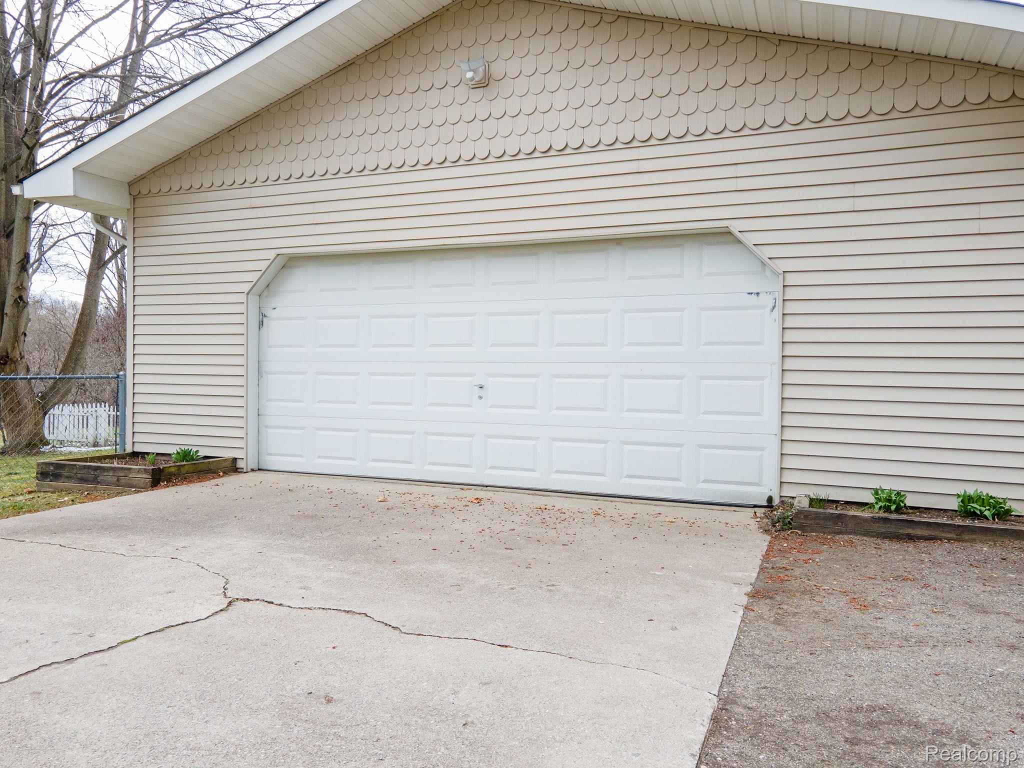 3425 Indianwood Road