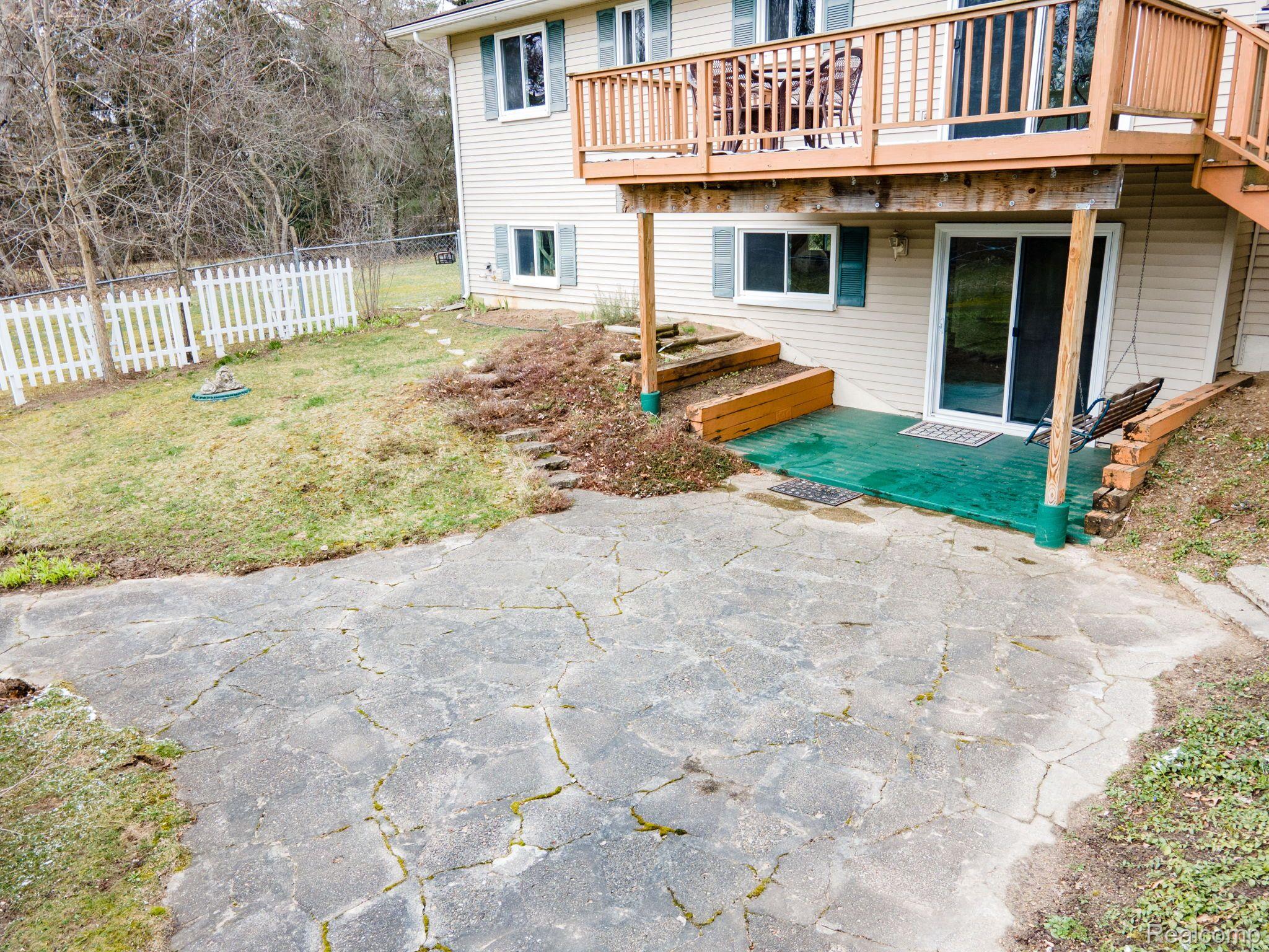 3425 Indianwood Road