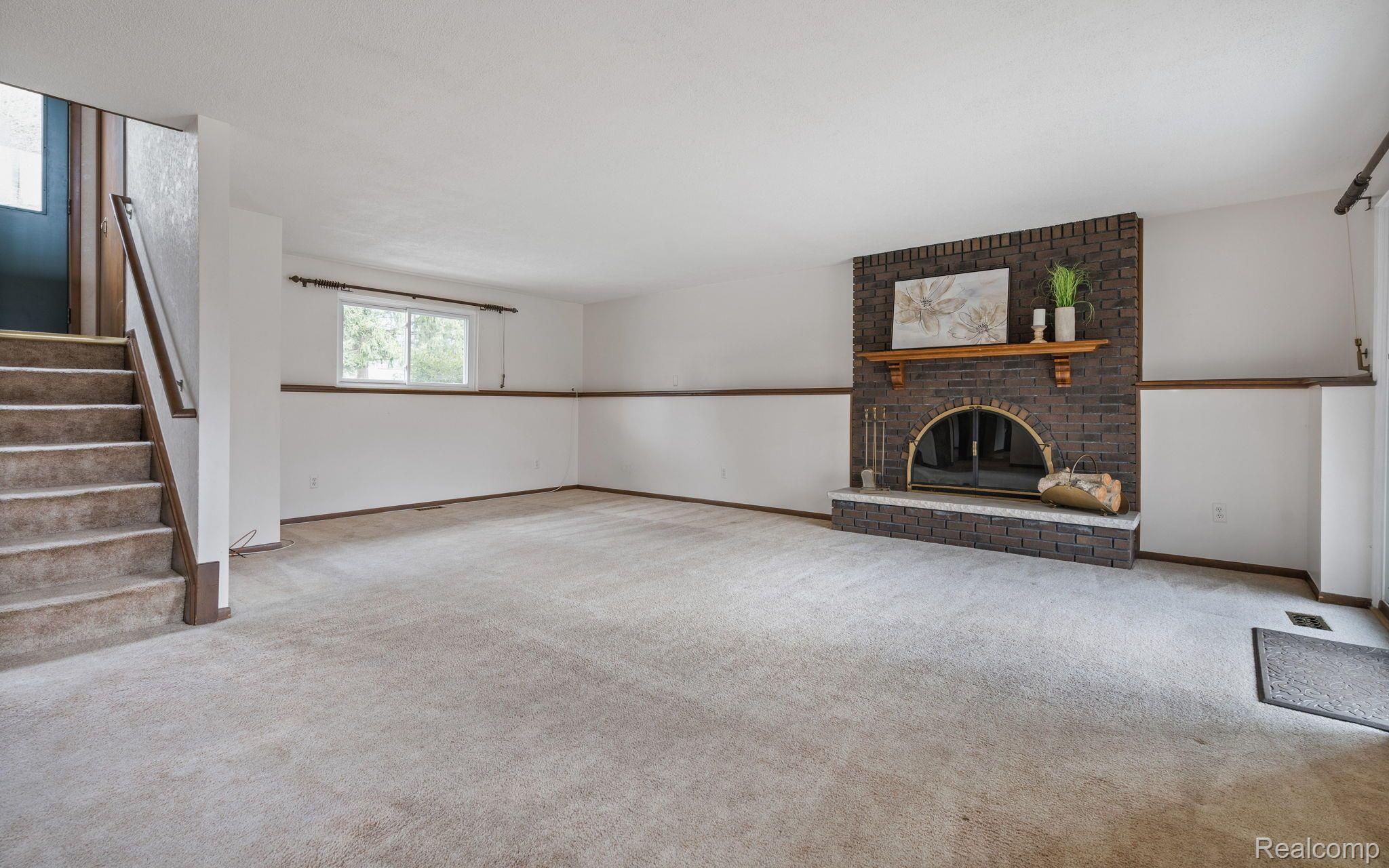 3425 Indianwood Road