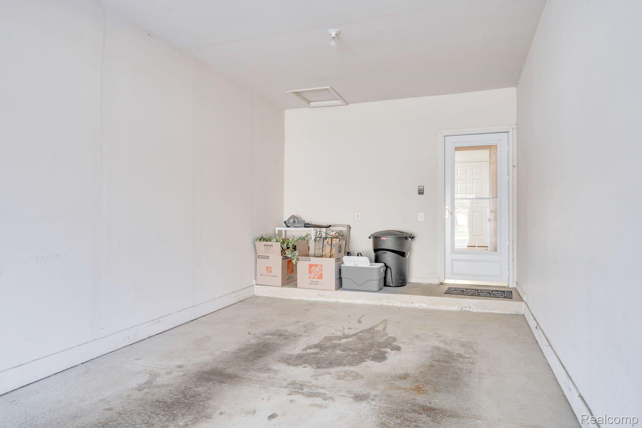 59354 Pine Creek Court