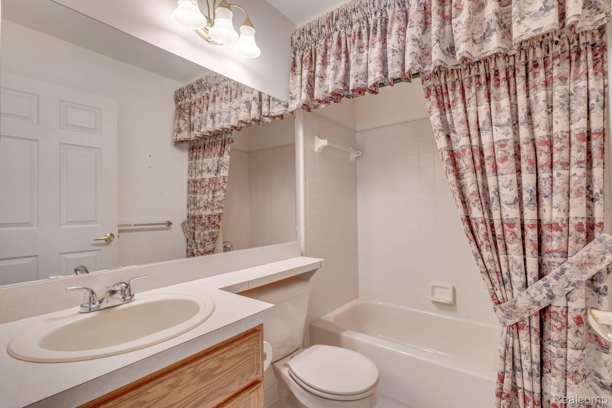 59354 Pine Creek Court