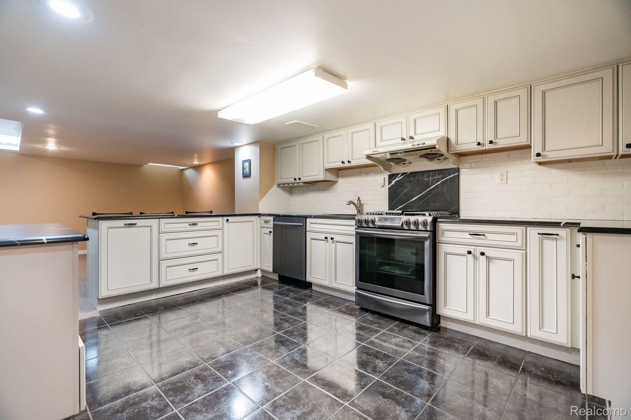 3245 Charlwood Drive