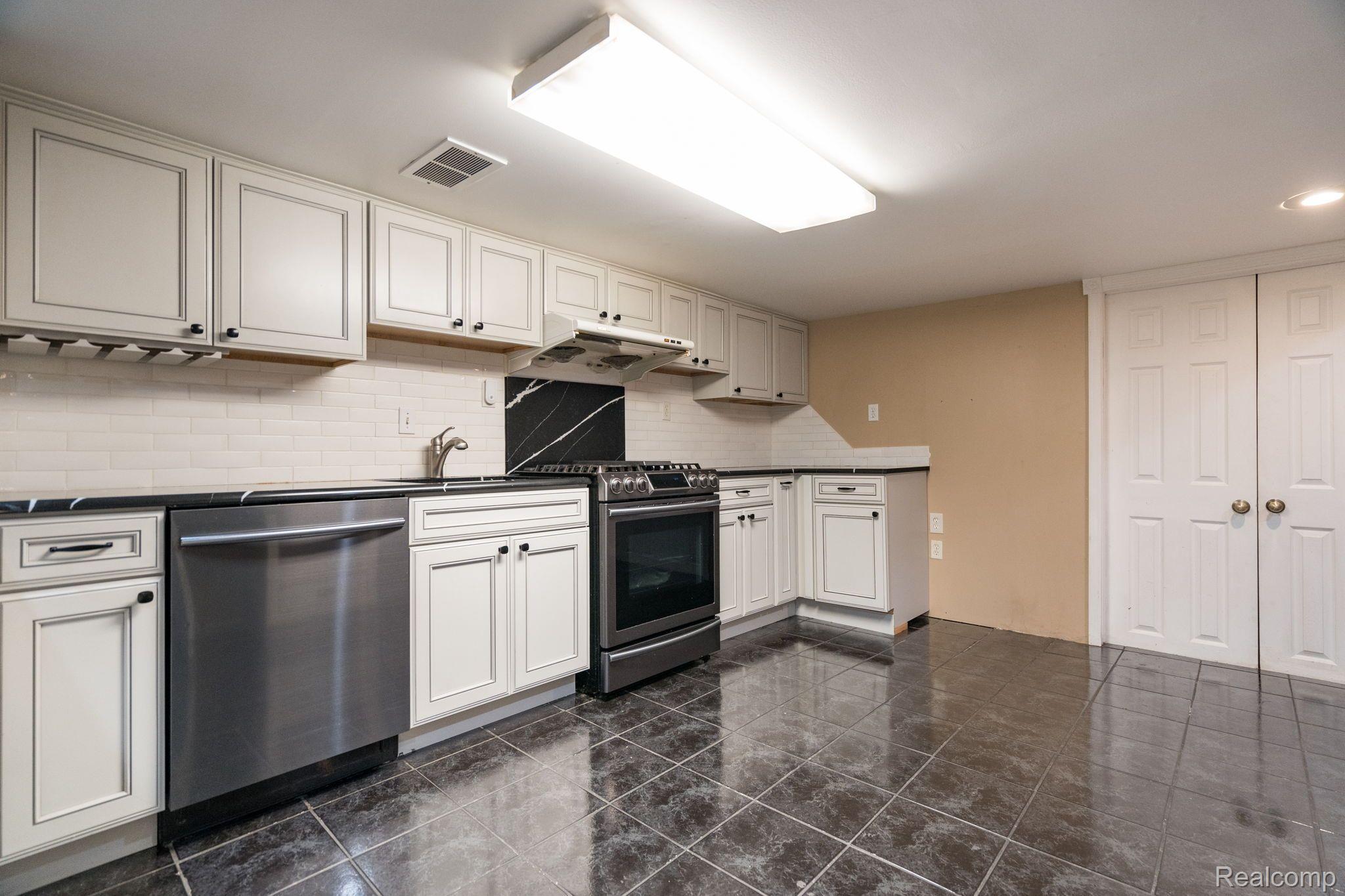 3245 Charlwood Drive