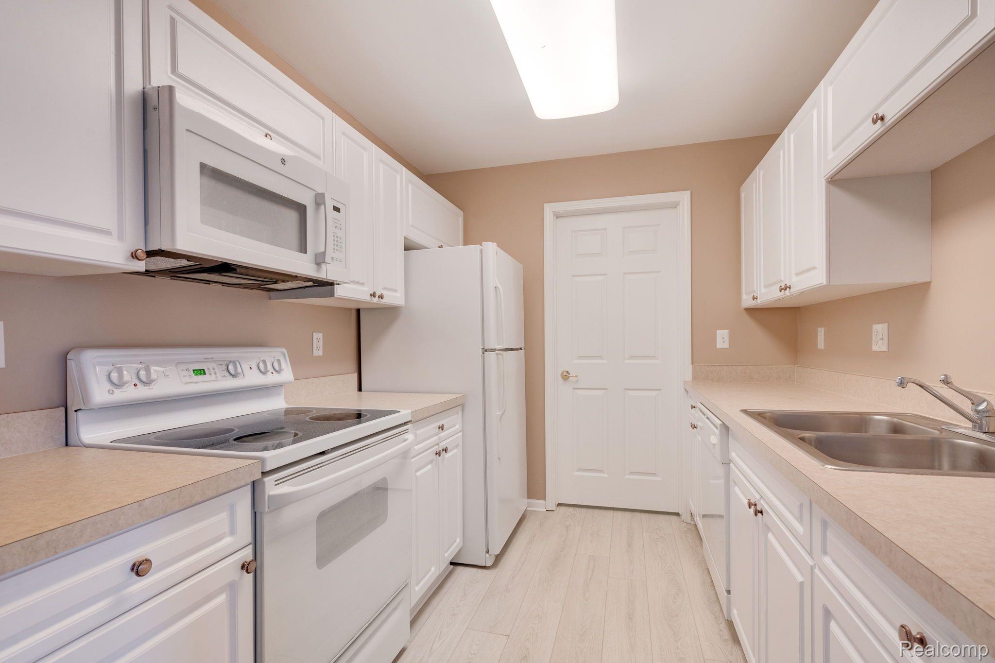 3570 Oakmonte Boulevard 100