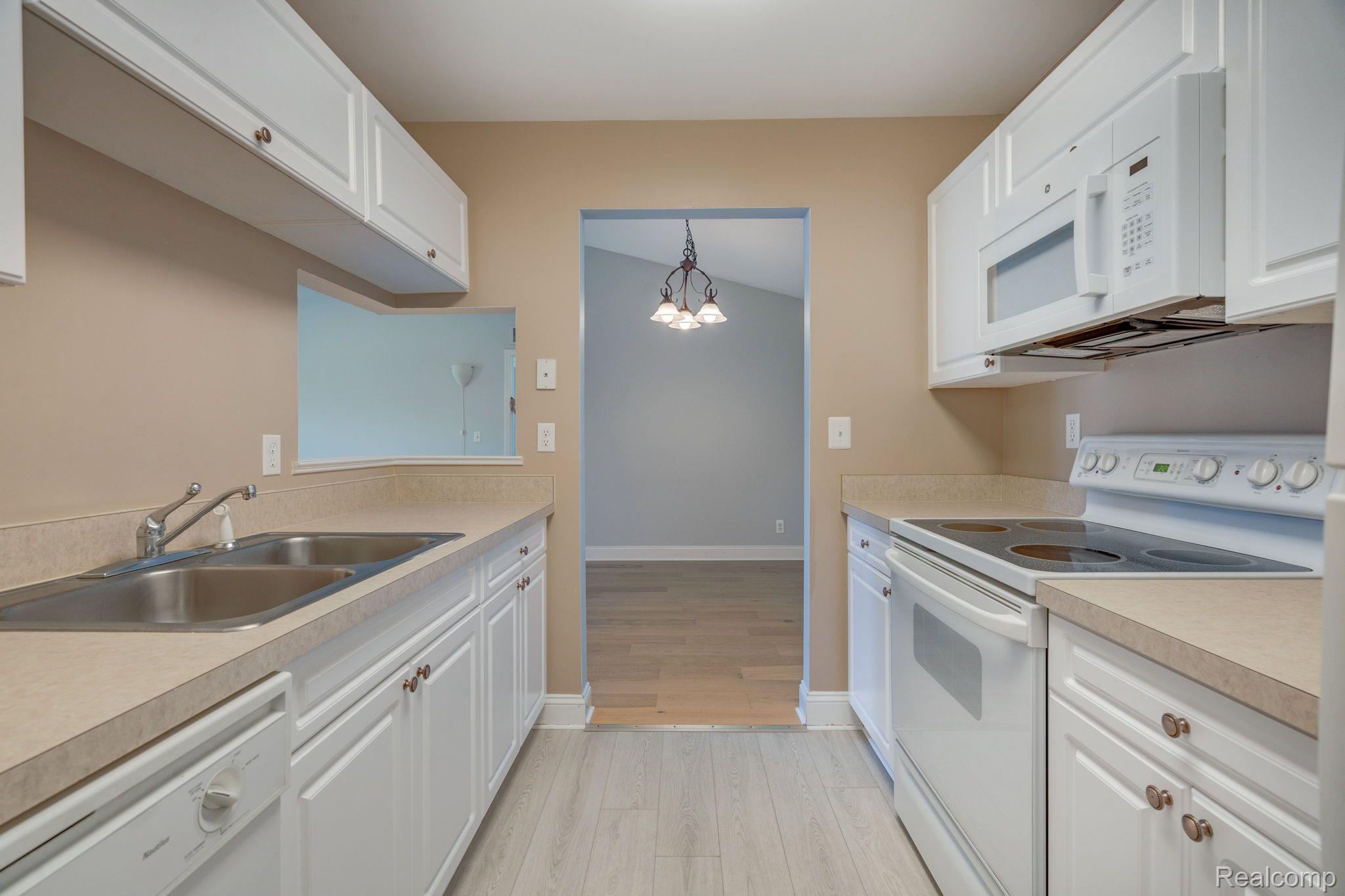 3570 Oakmonte Boulevard 100