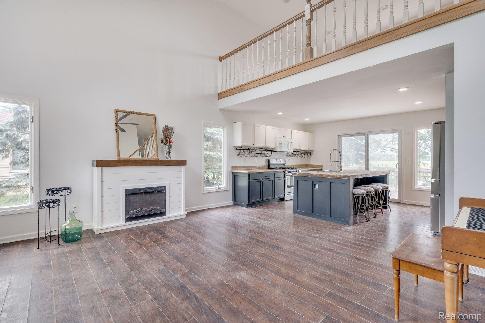 21614 Chester Road