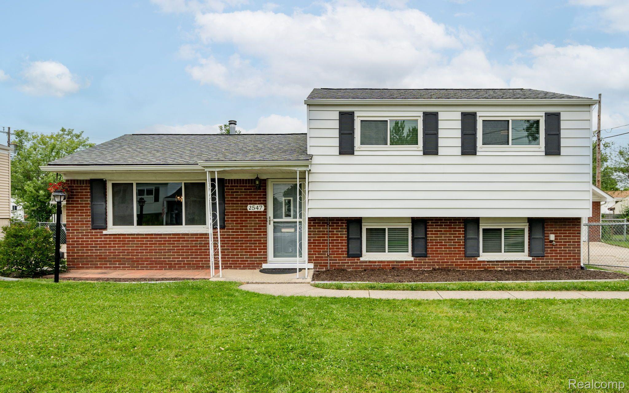 2547 Camel Drive