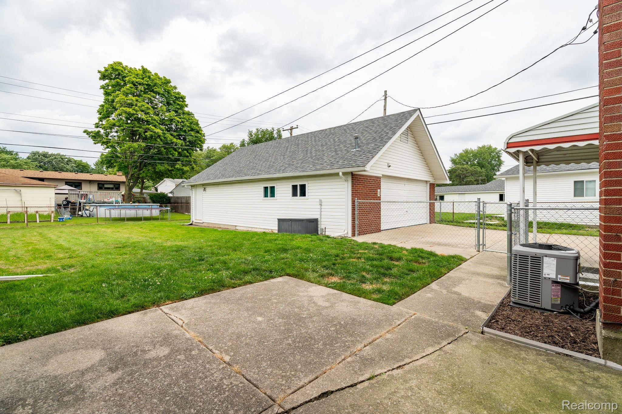 2547 Camel Drive