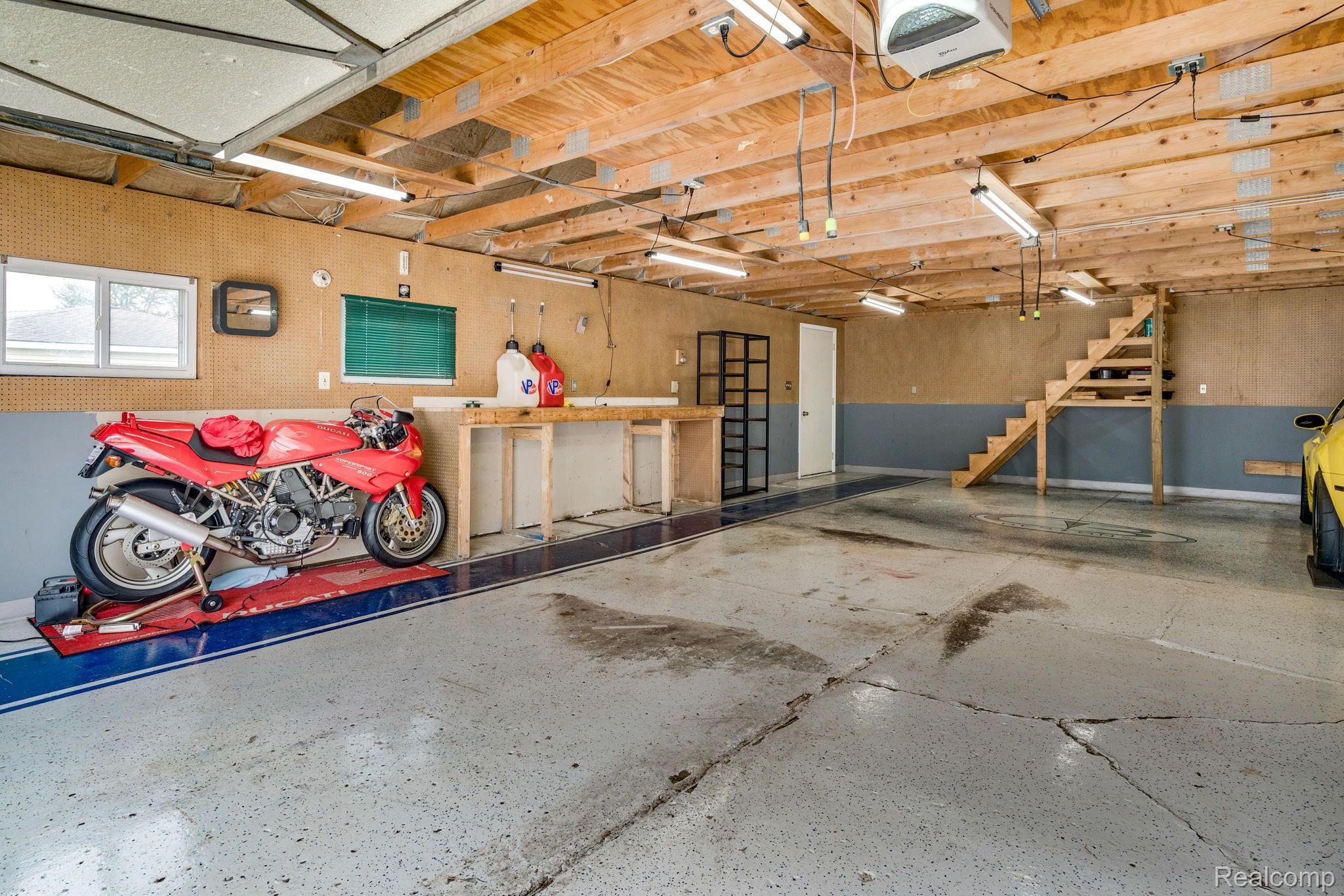 2547 Camel Drive