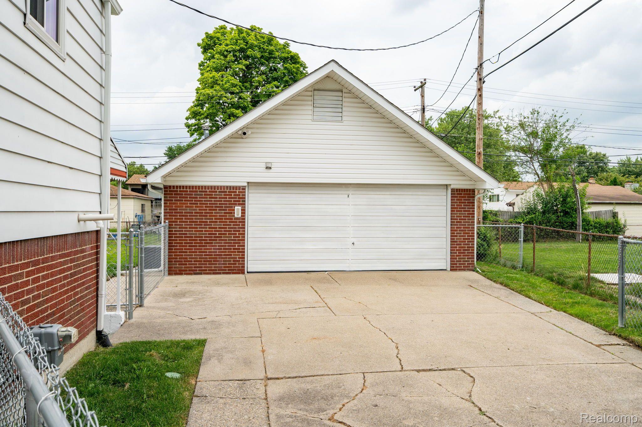2547 Camel Drive