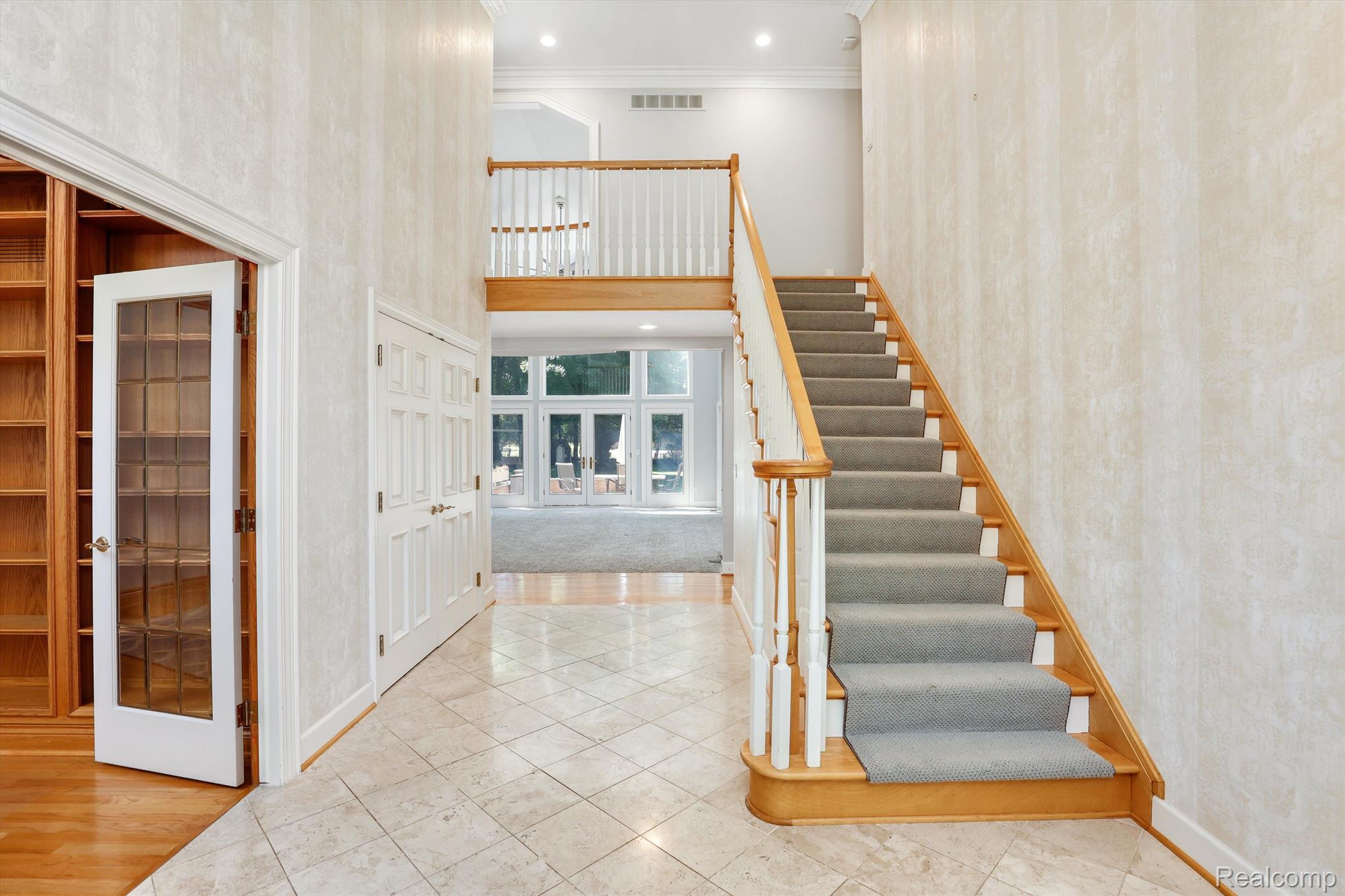 2833 Arlund Way