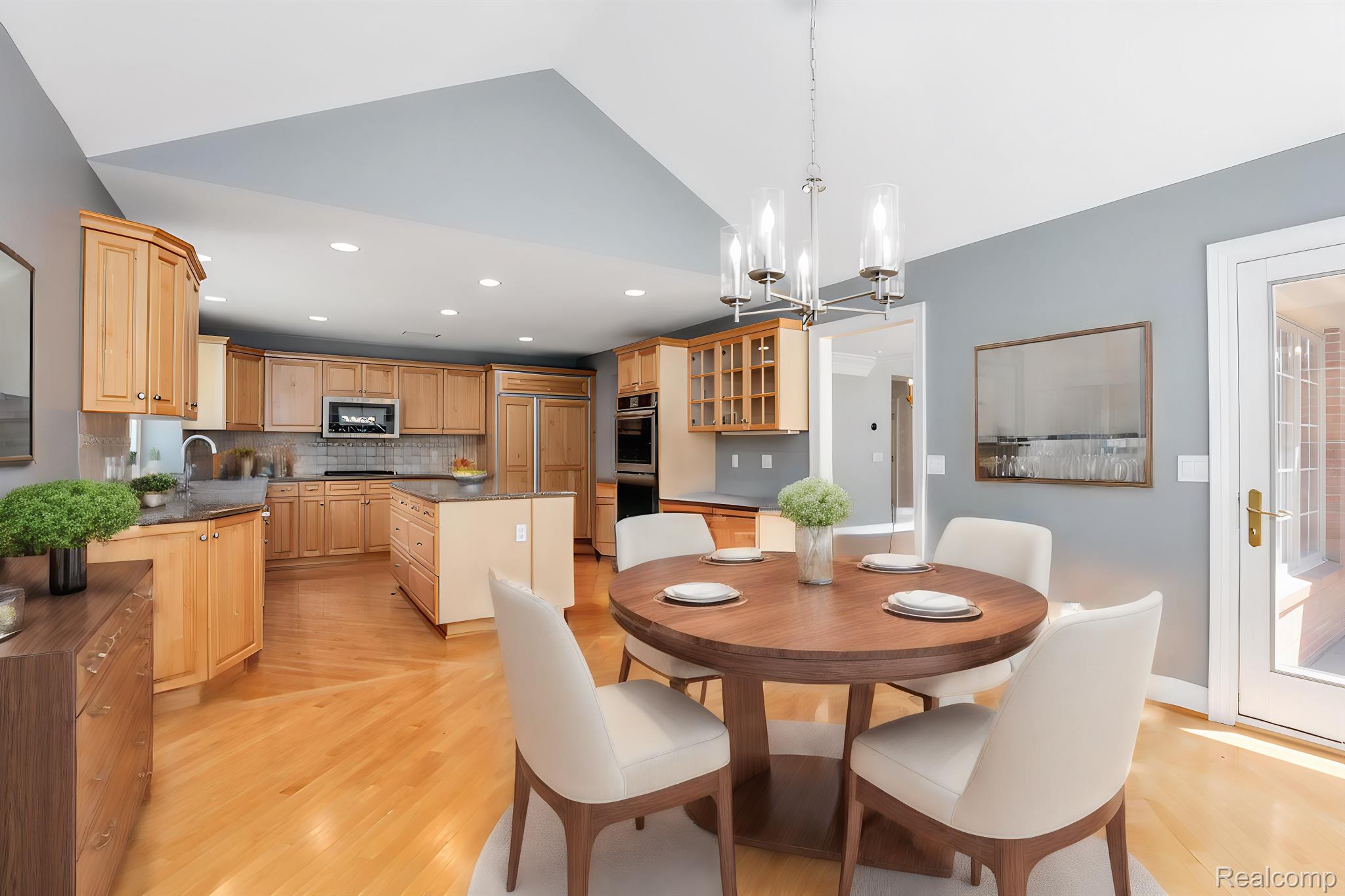 2833 Arlund Way