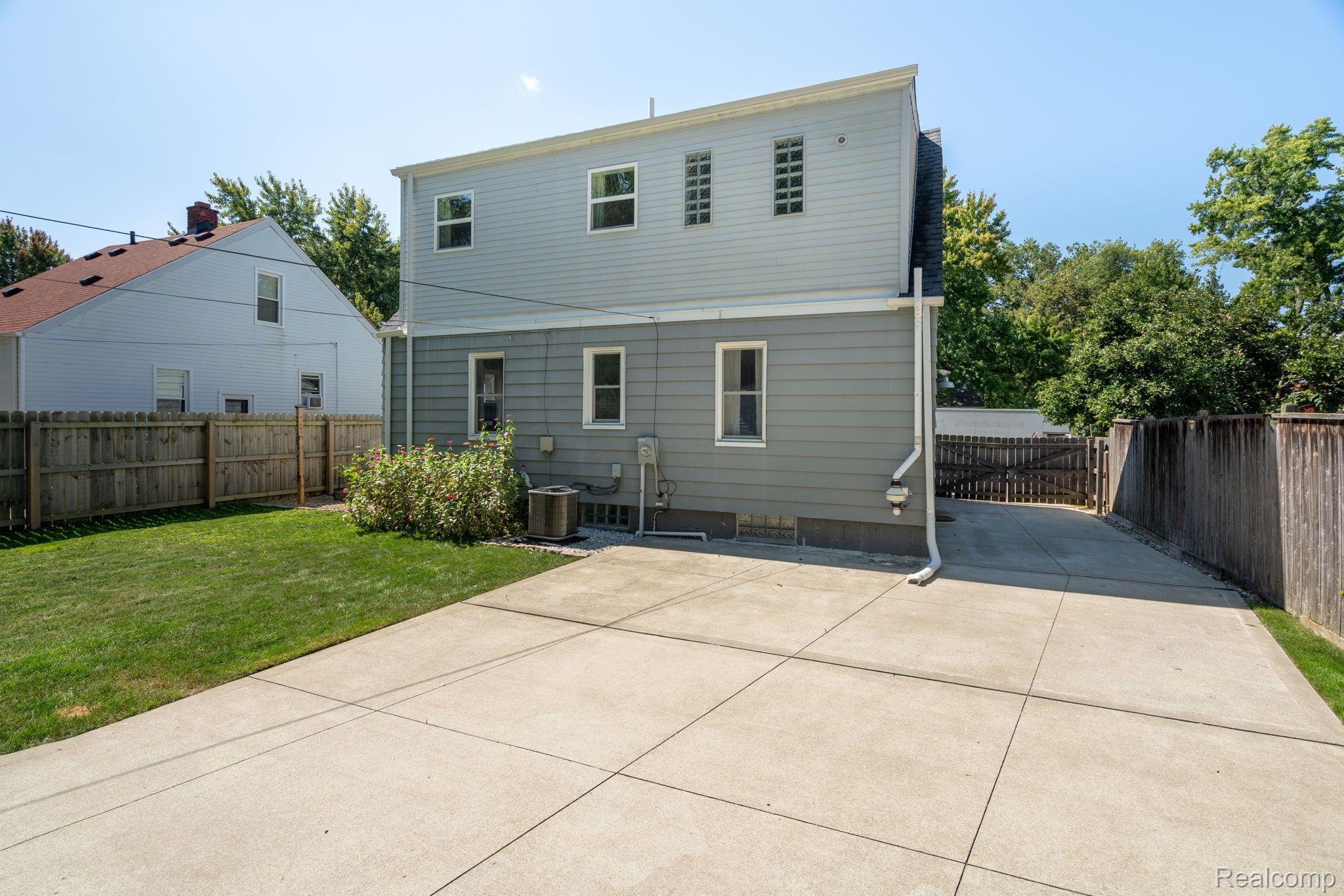 1944 Bacon Avenue