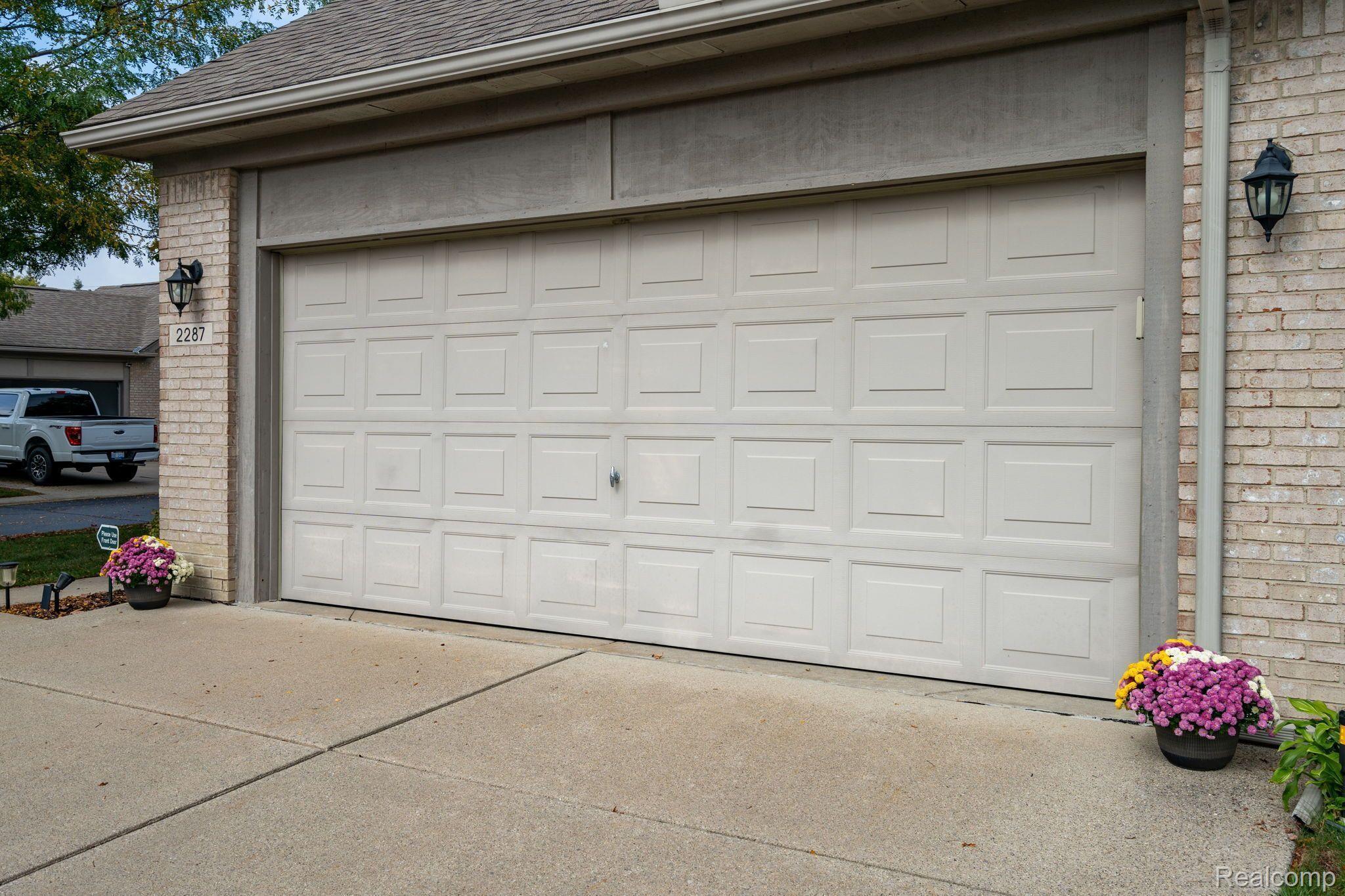 2287 Westmont Circle