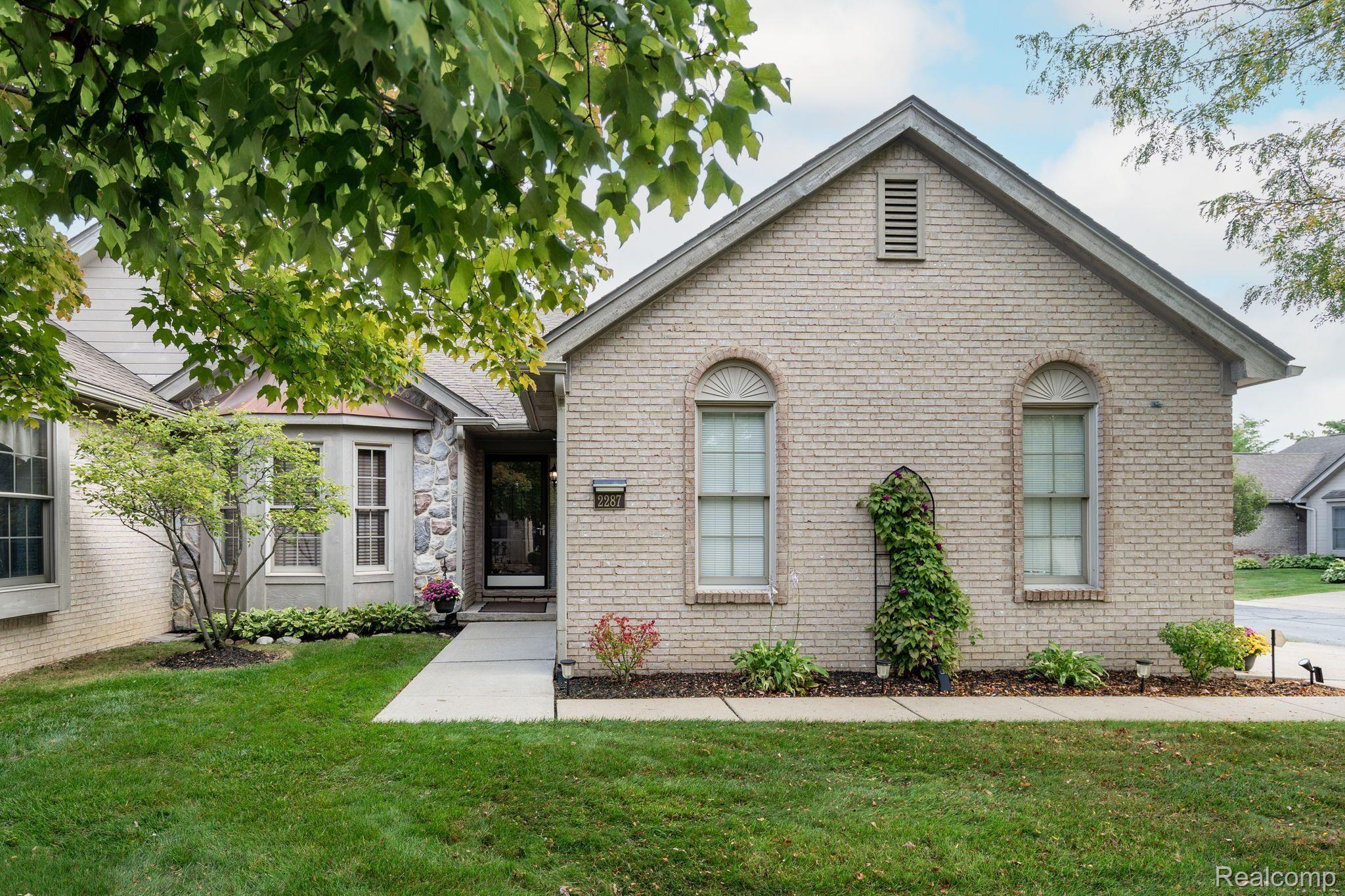 2287 Westmont Circle