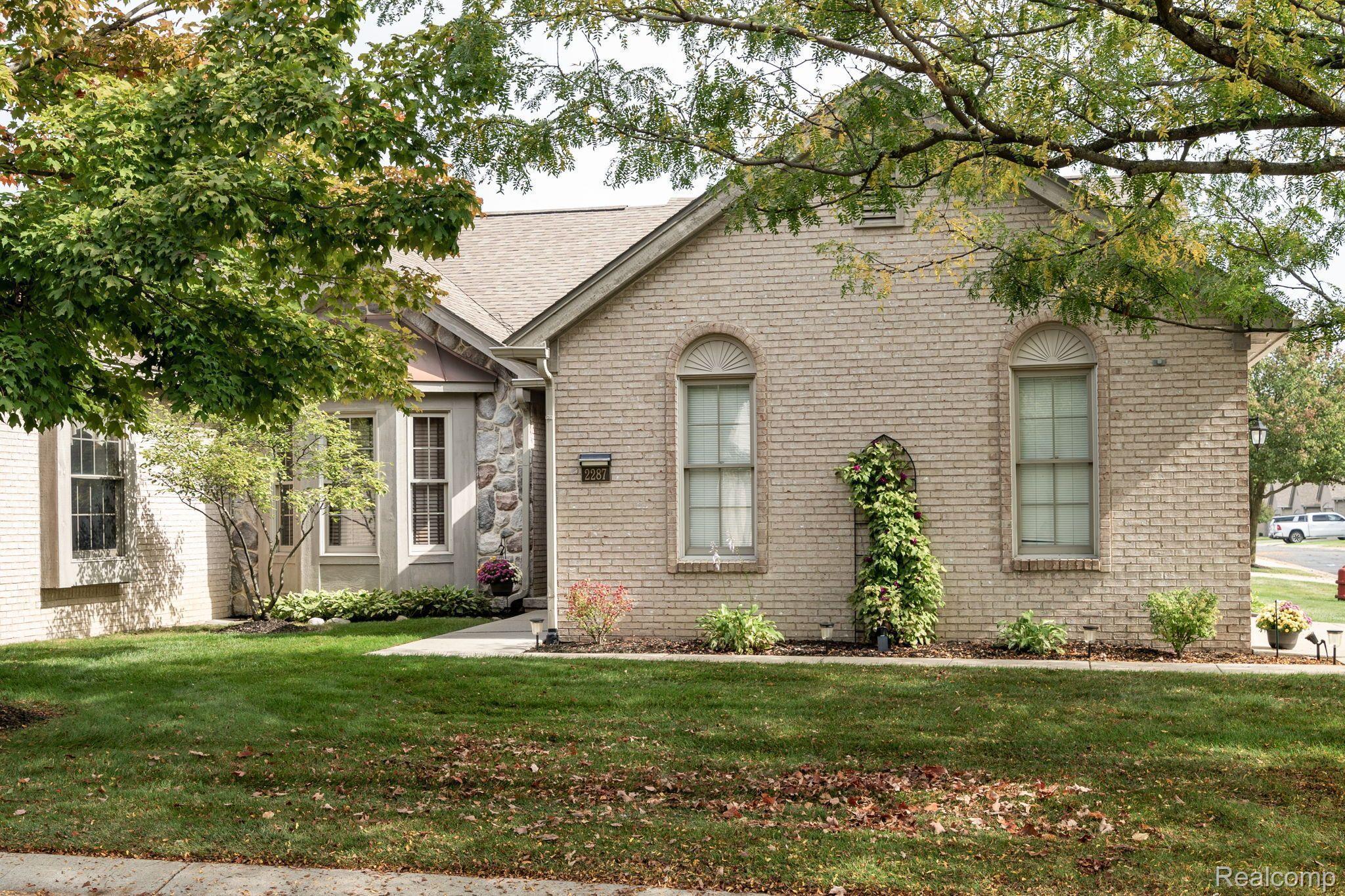 2287 Westmont Circle