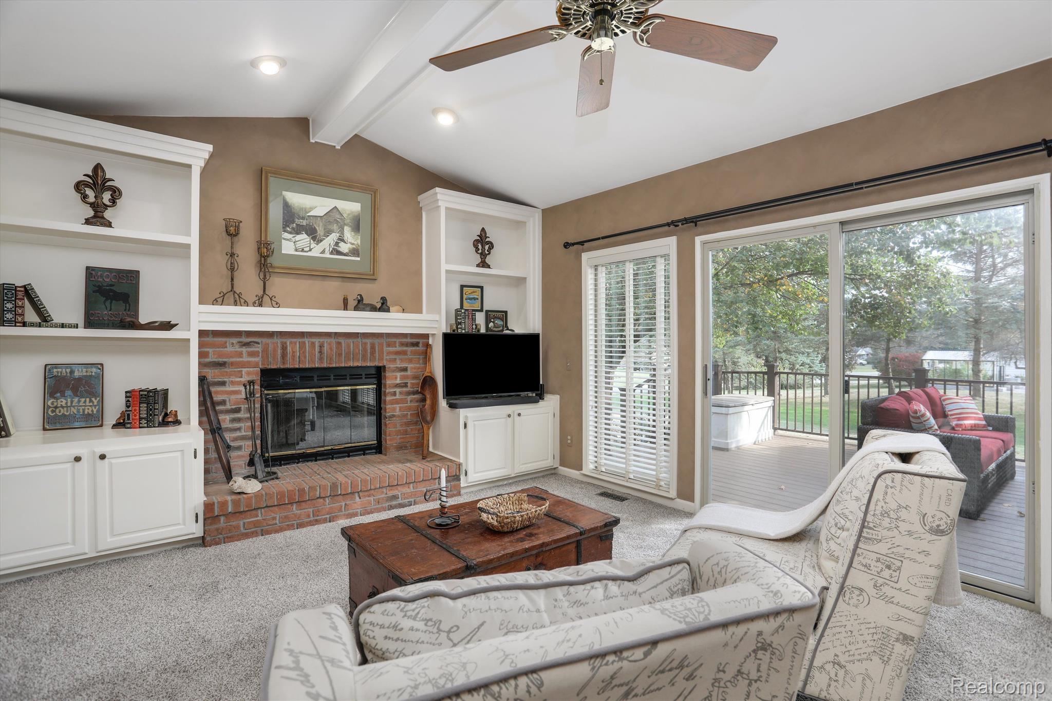 2289 Huntington Drive