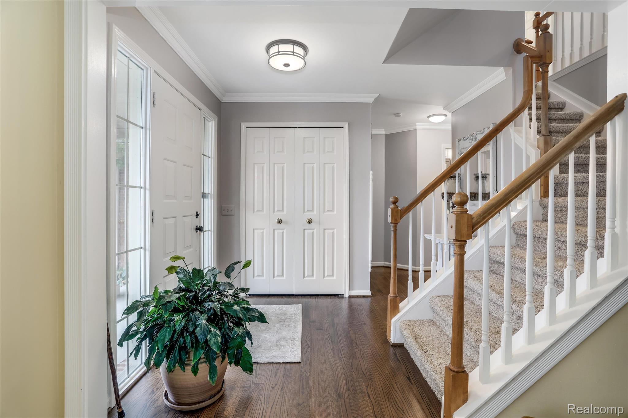 2289 Huntington Drive