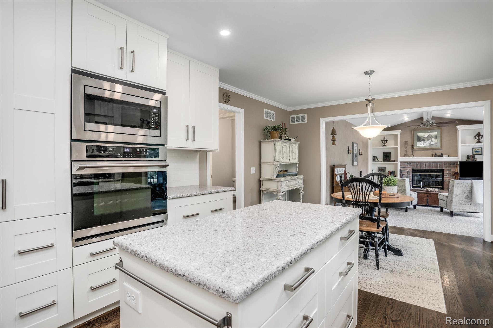 2289 Huntington Drive