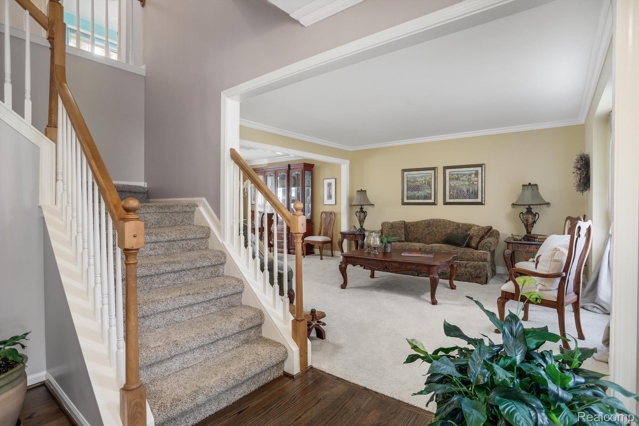 2289 Huntington Drive