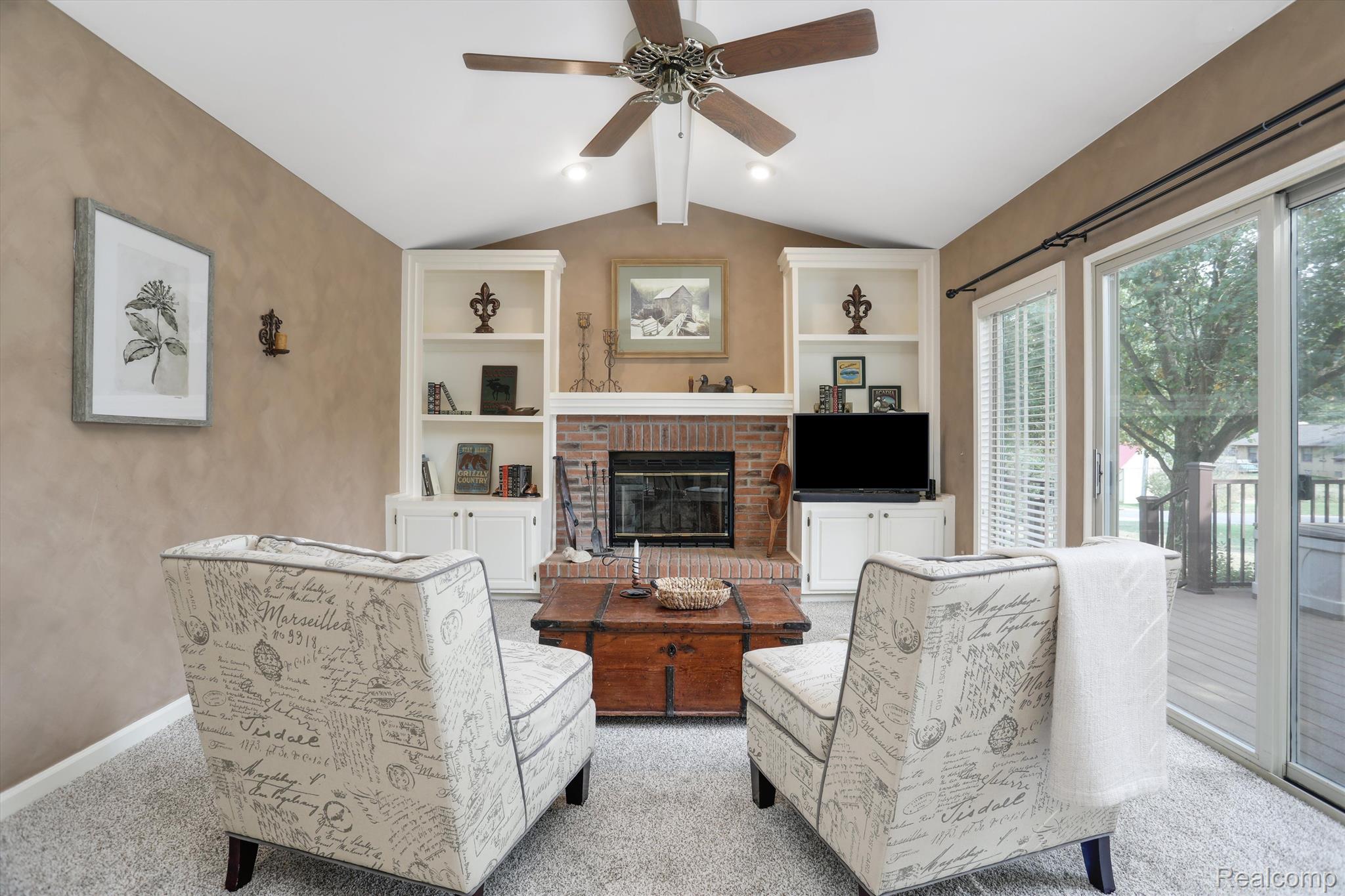 2289 Huntington Drive