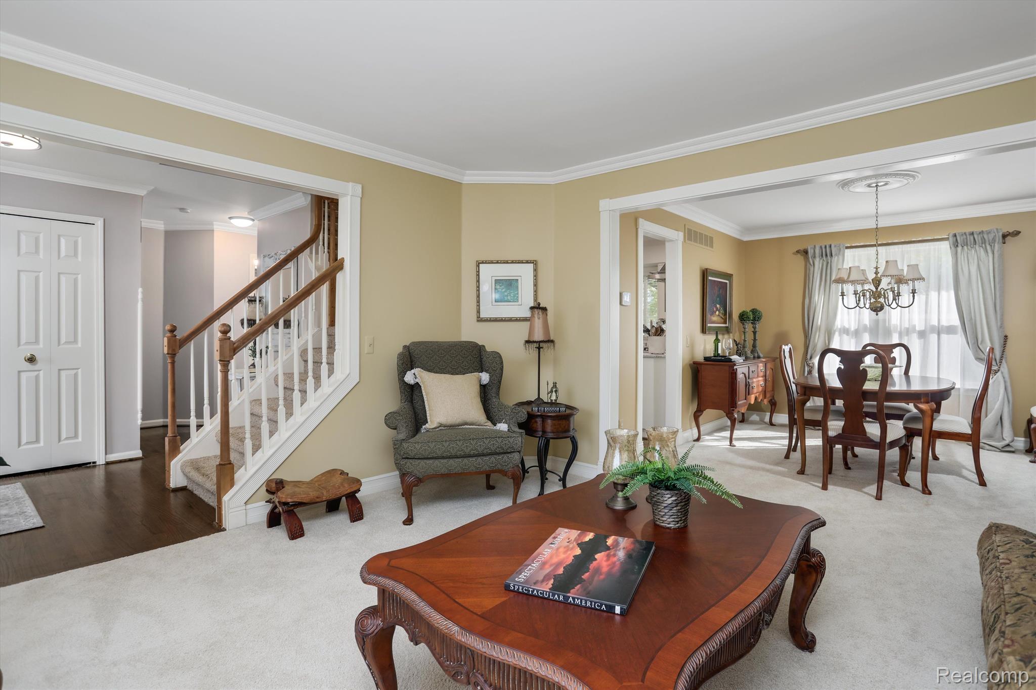 2289 Huntington Drive