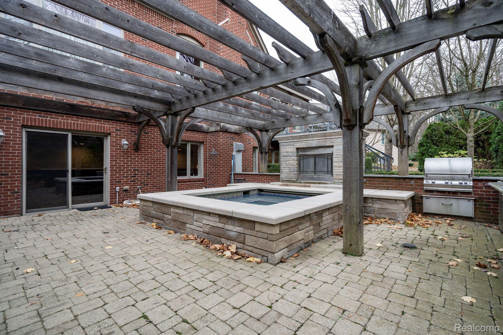 5162 Newport Court