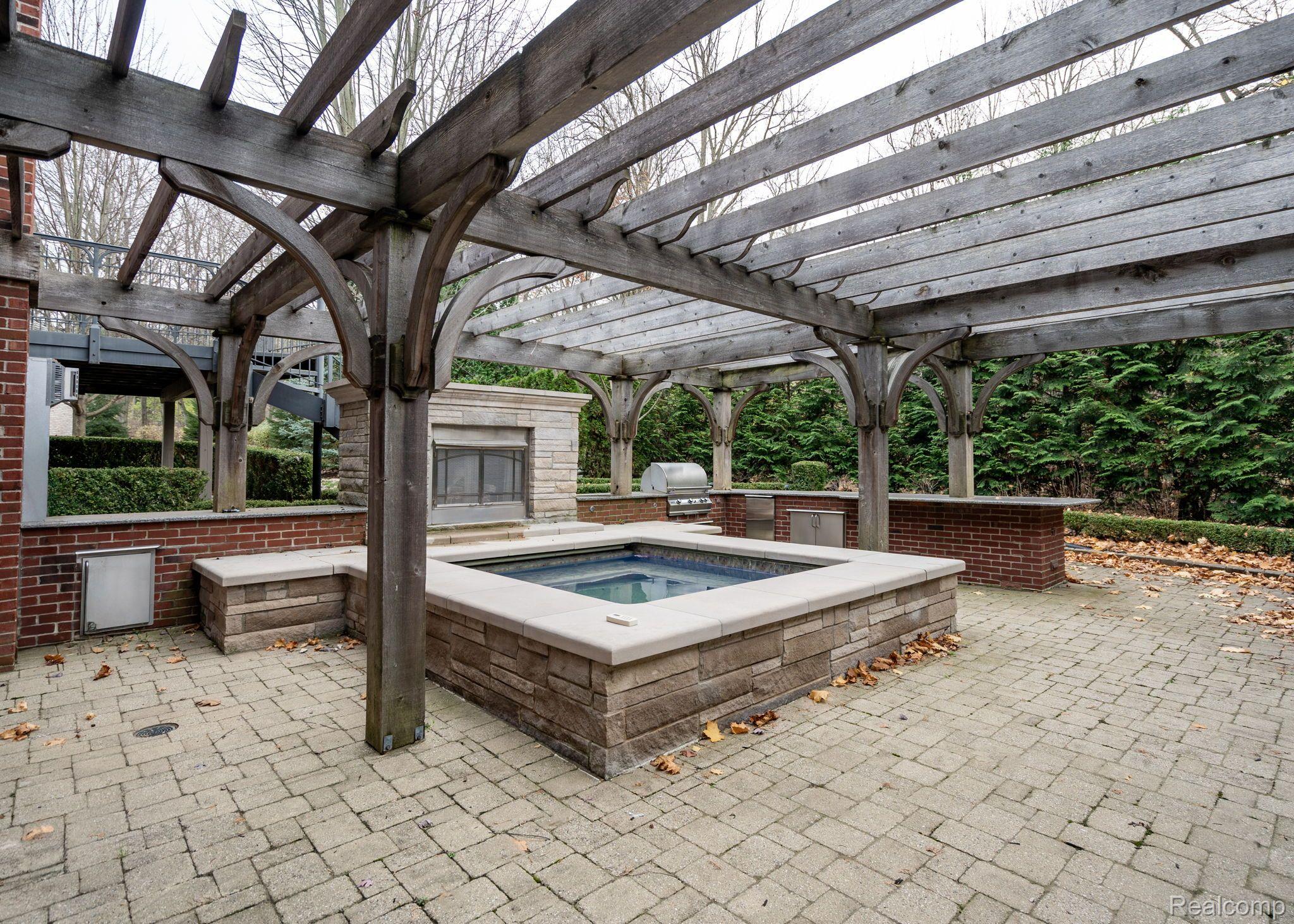 5162 Newport Court