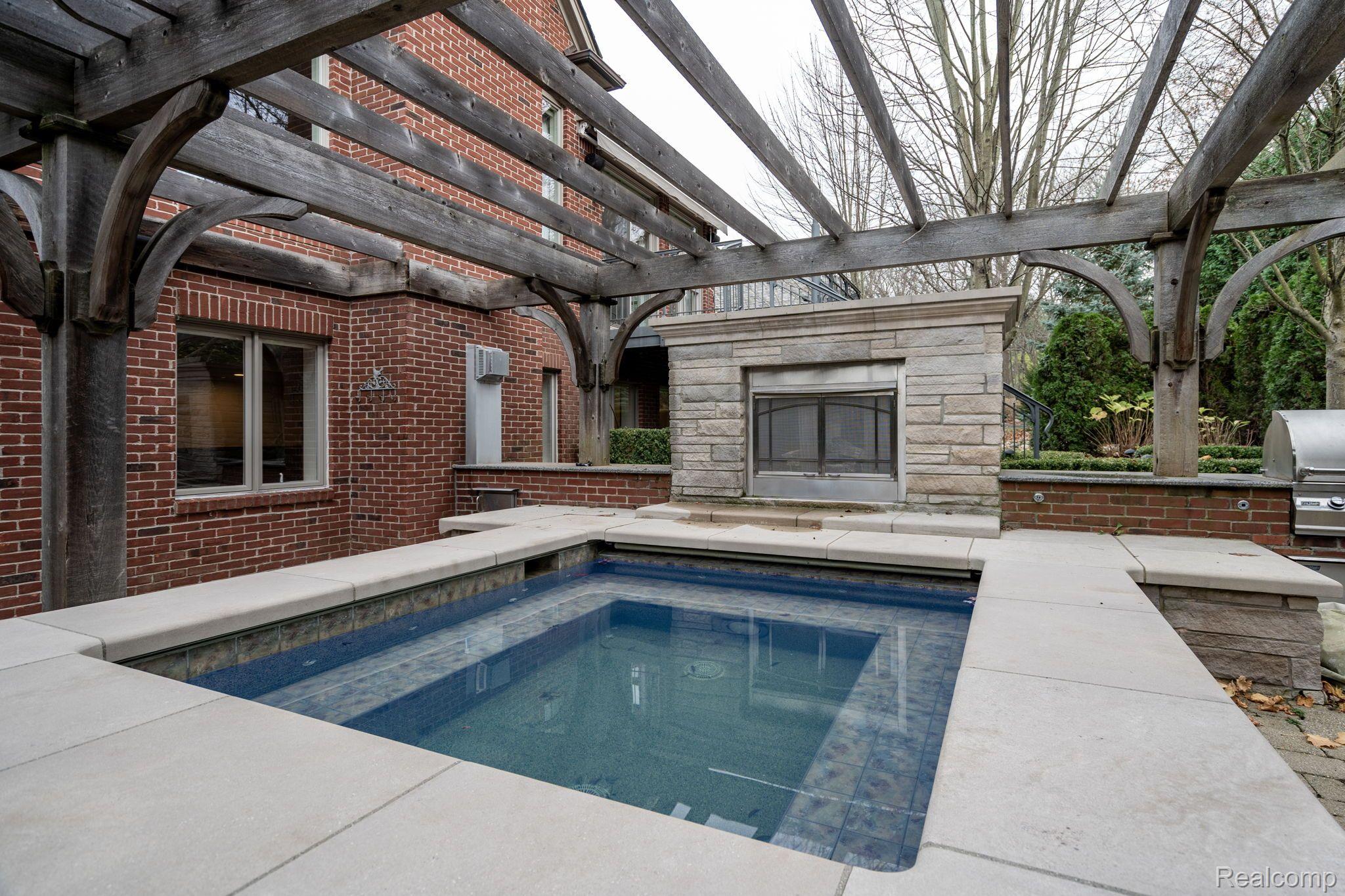 5162 Newport Court