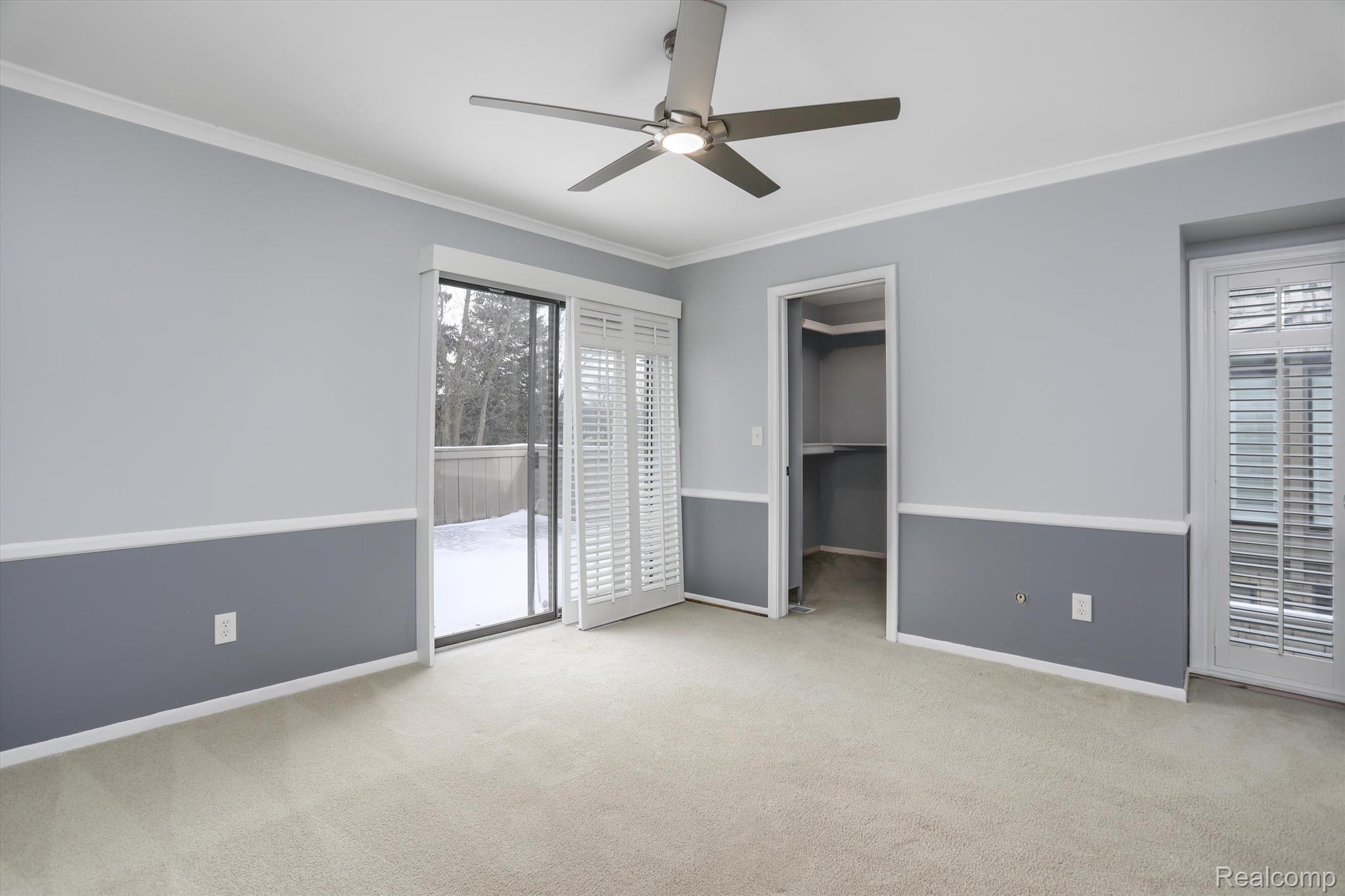 1215 Oakwood Court
