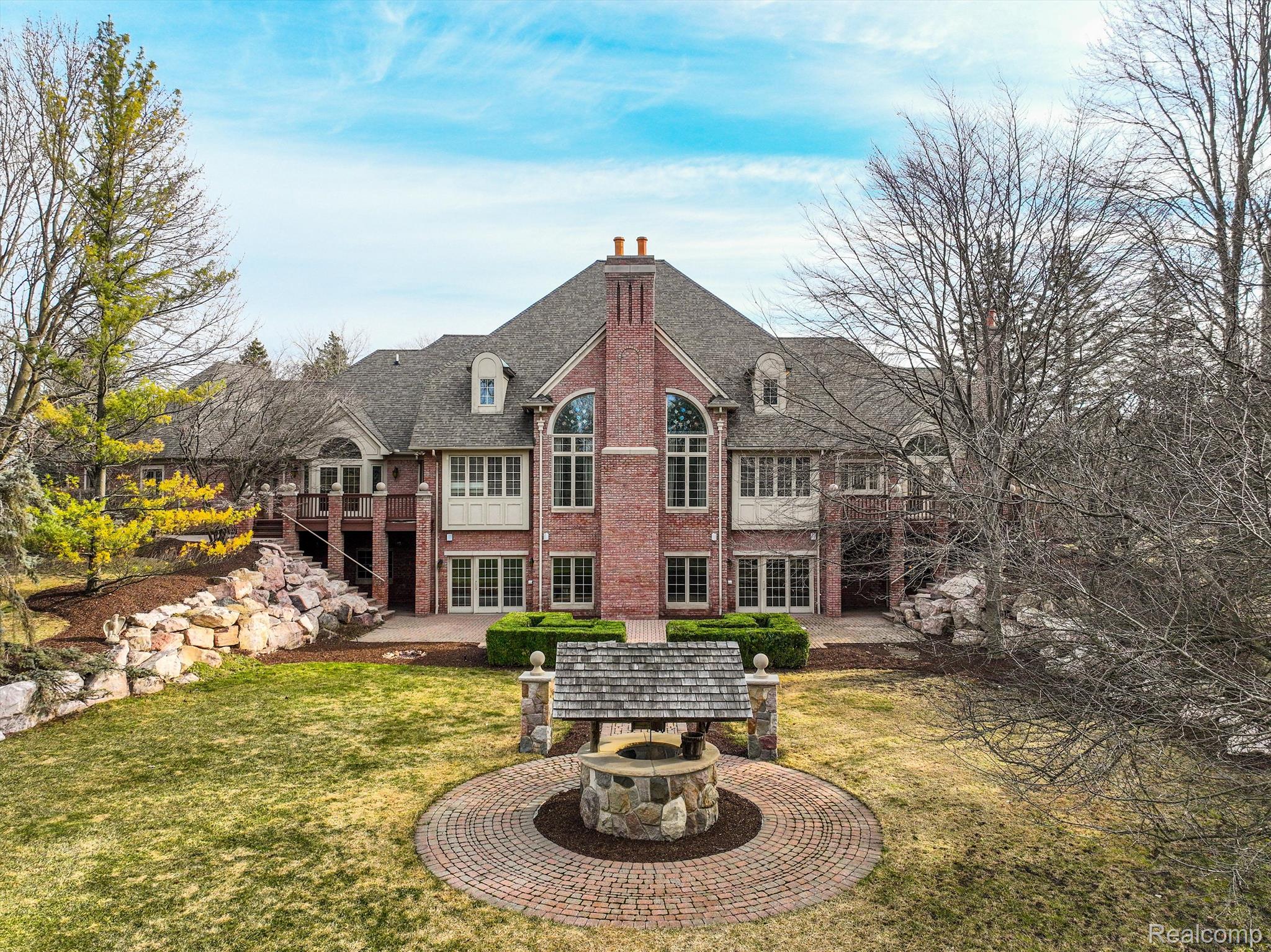 1401 E Silverbell Road