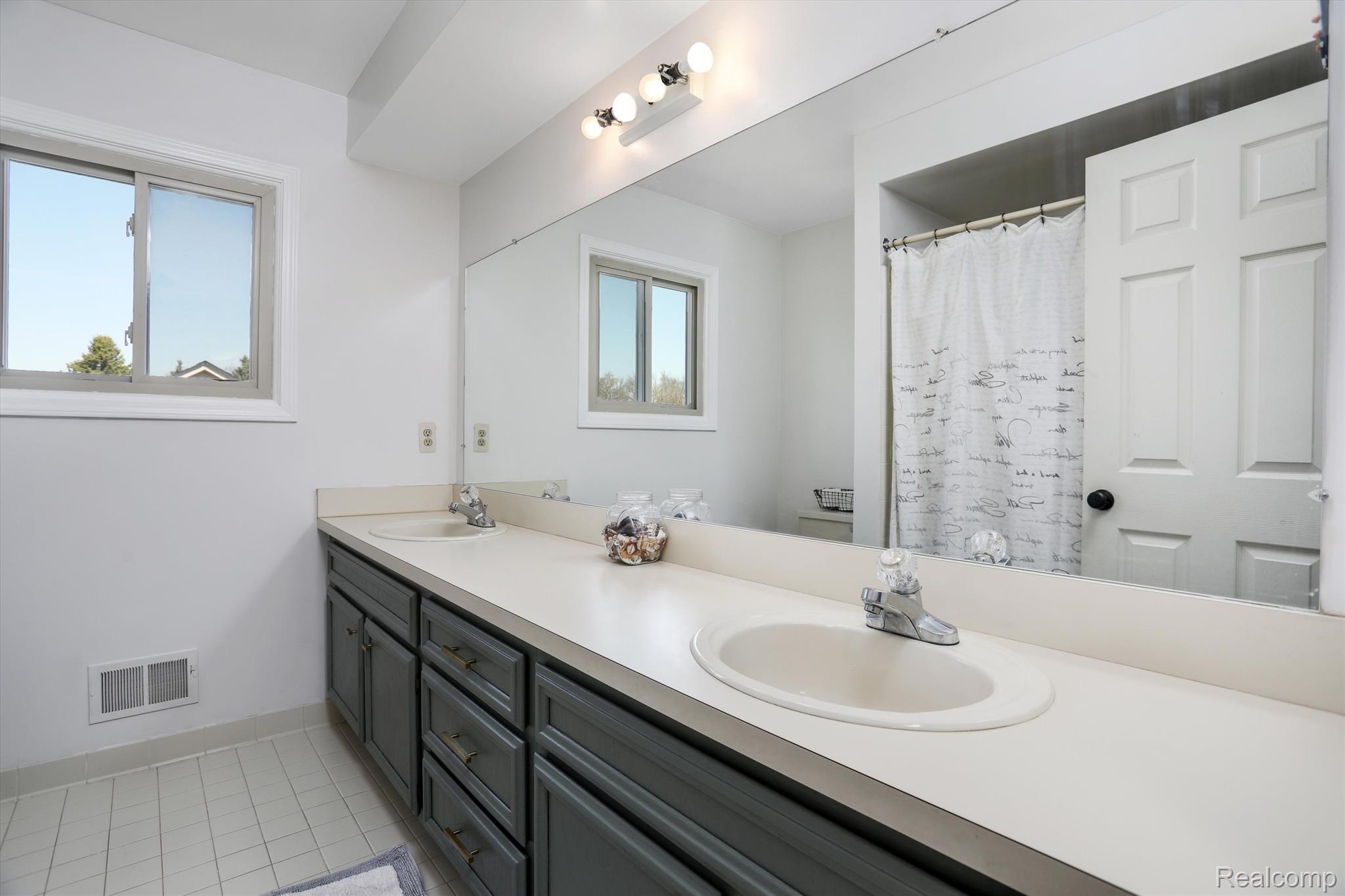 1095 Bembridge Drive