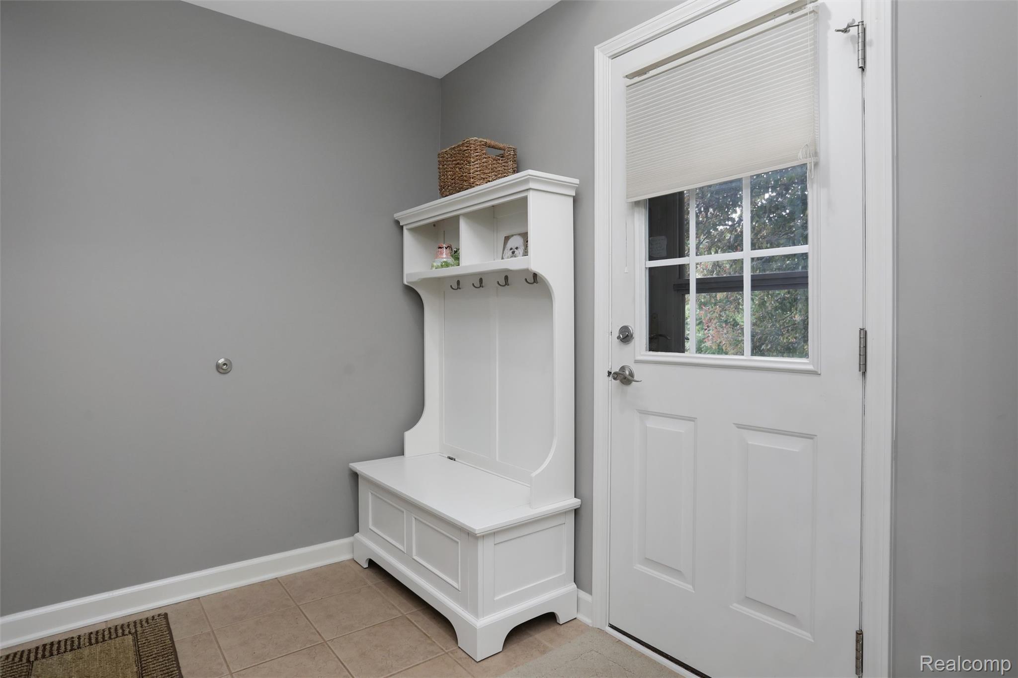 5687 Stonehaven Blvd