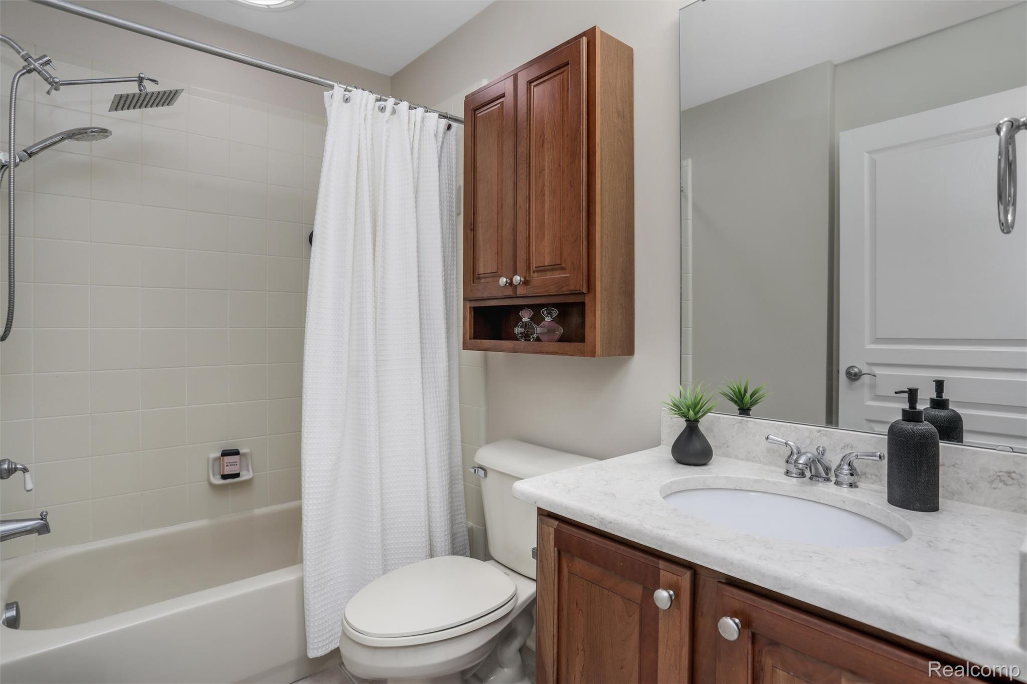 5687 Stonehaven Blvd