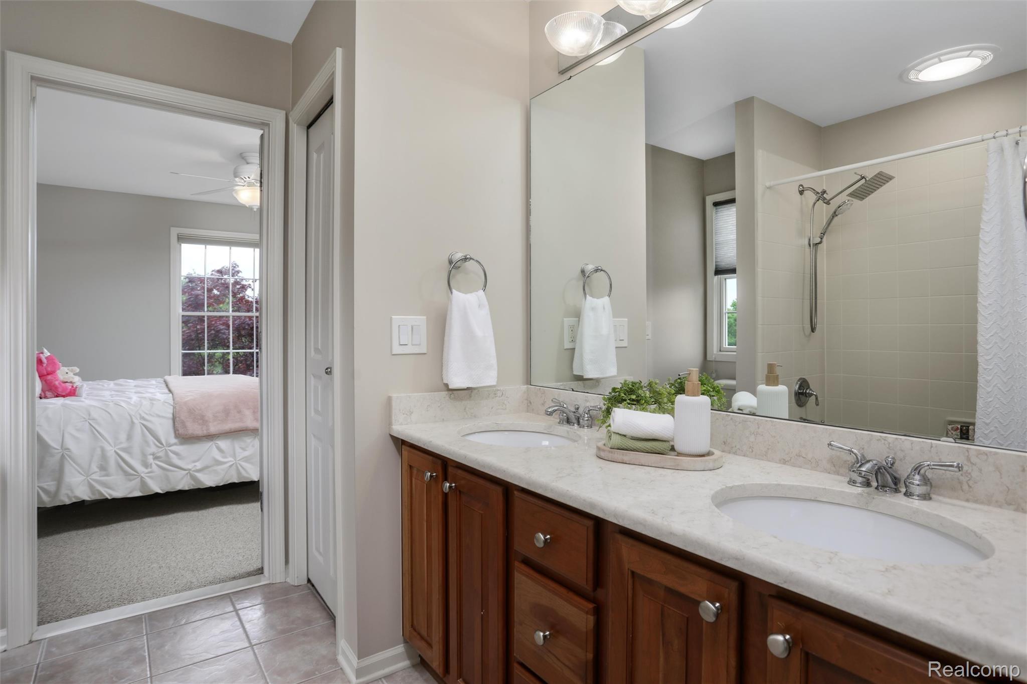 5687 Stonehaven Blvd