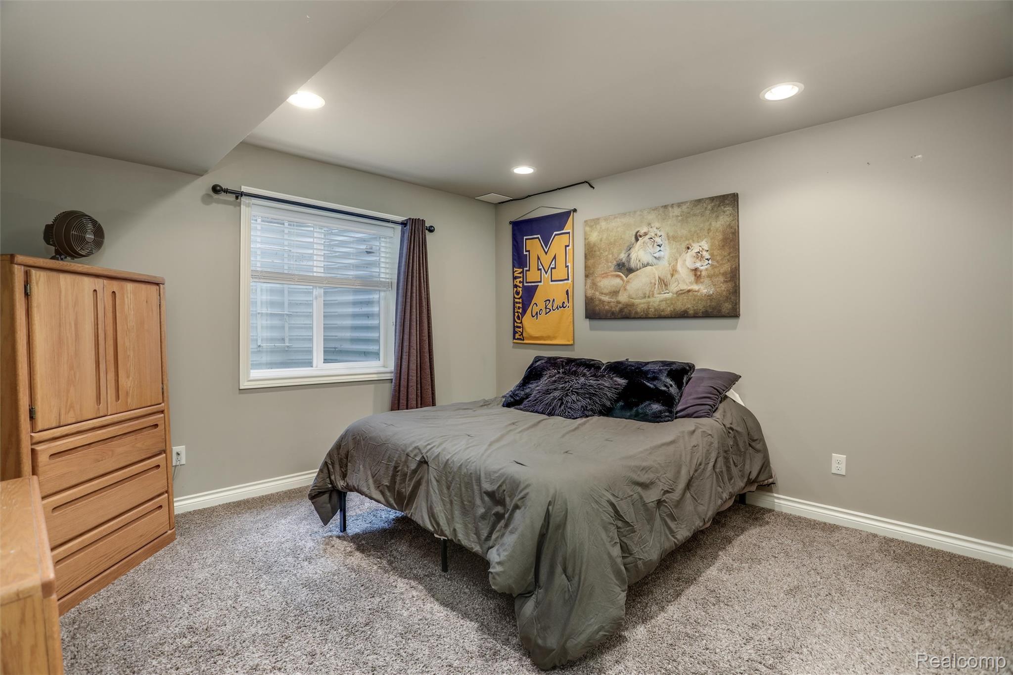 2807 Kentwood Drive