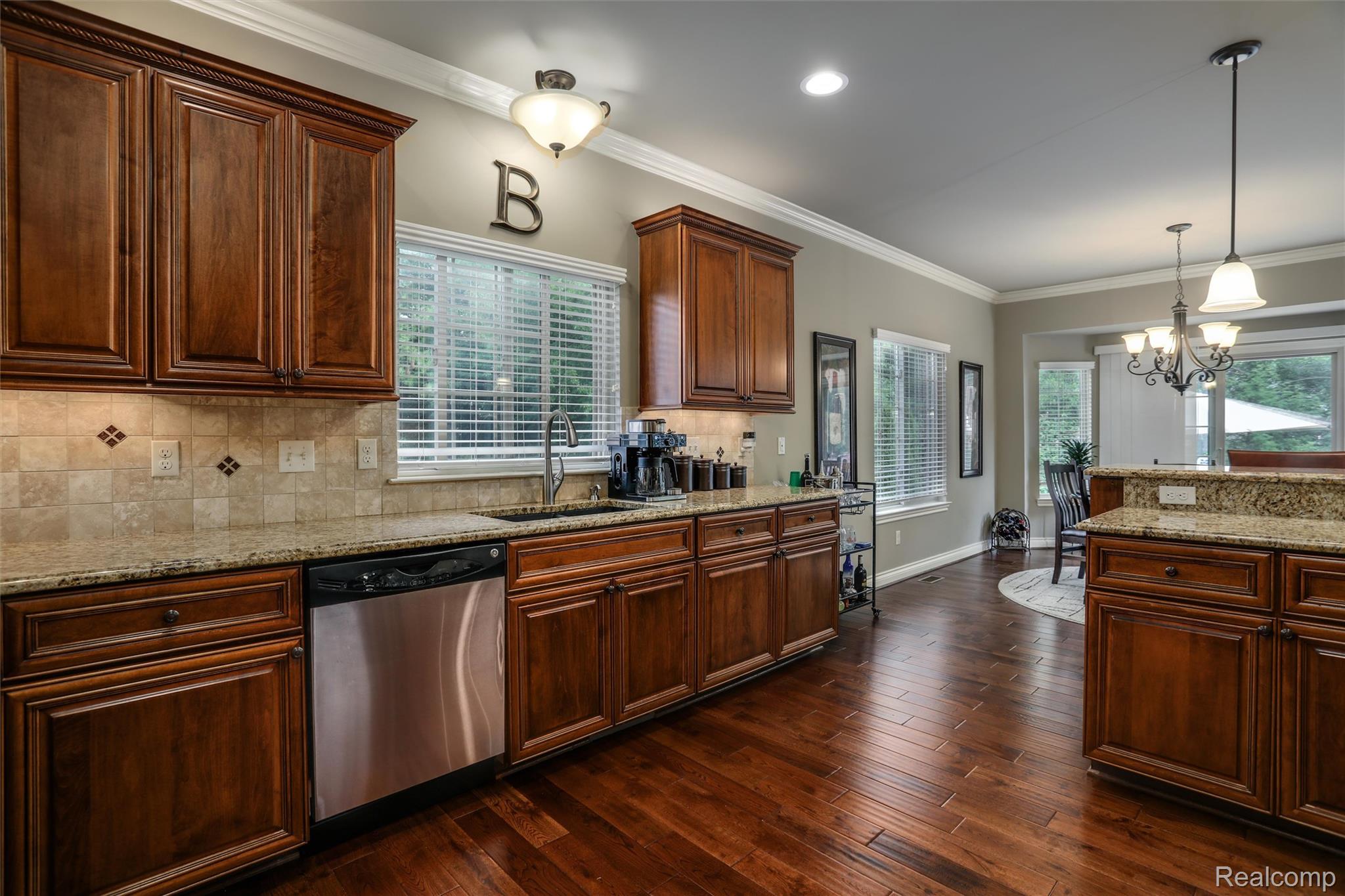 2807 Kentwood Drive