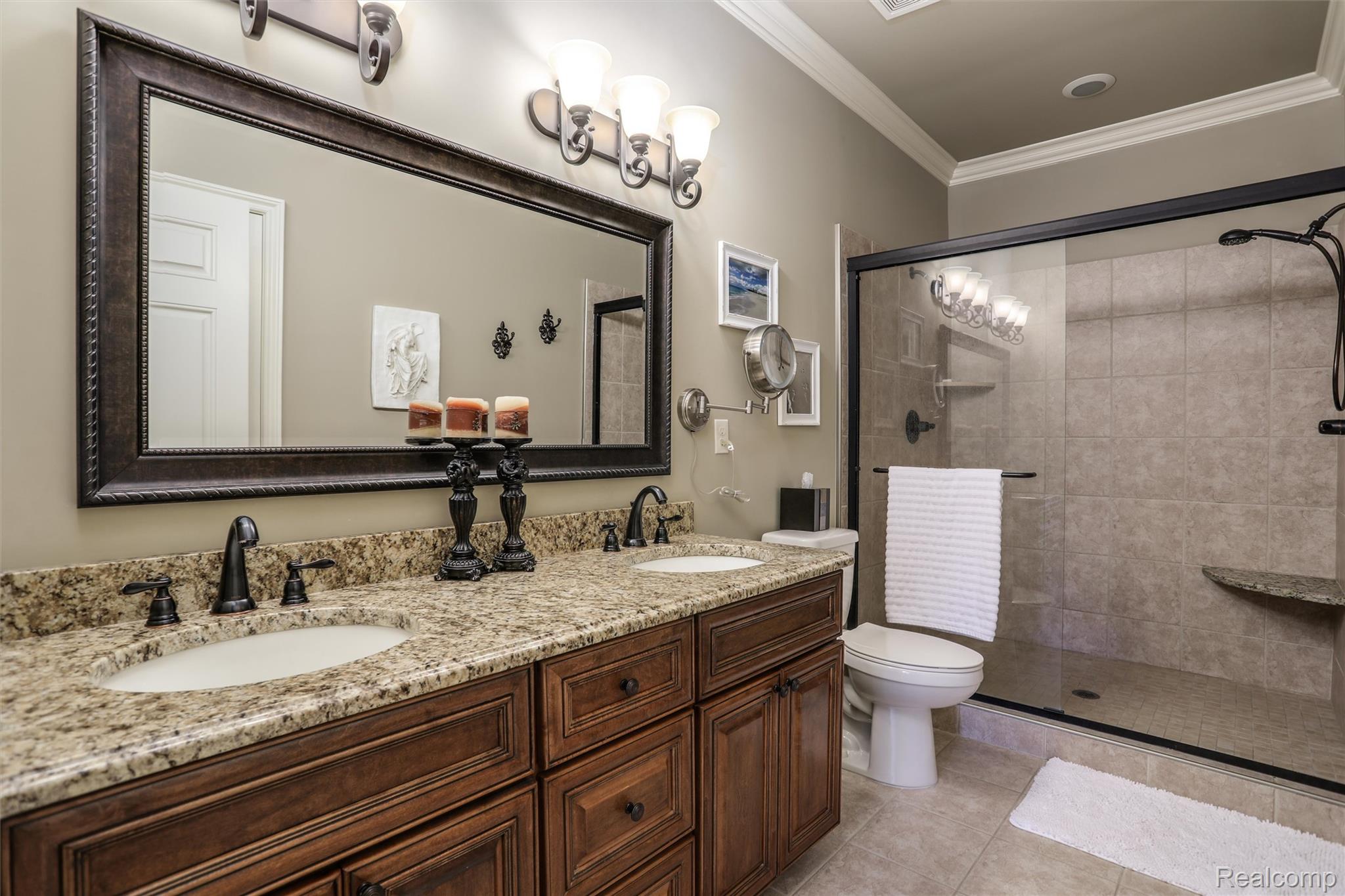 2807 Kentwood Drive