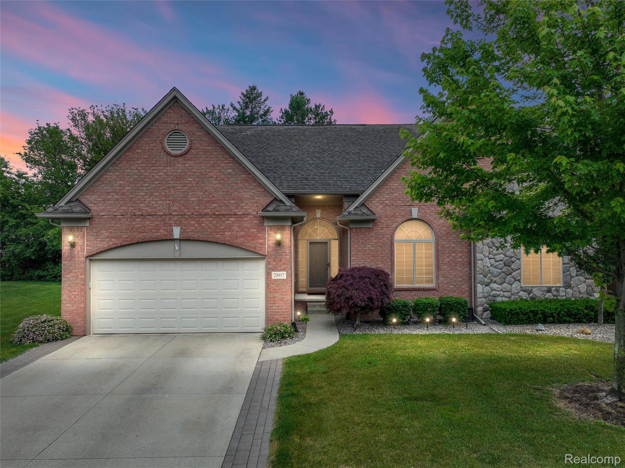 2807 Kentwood Drive