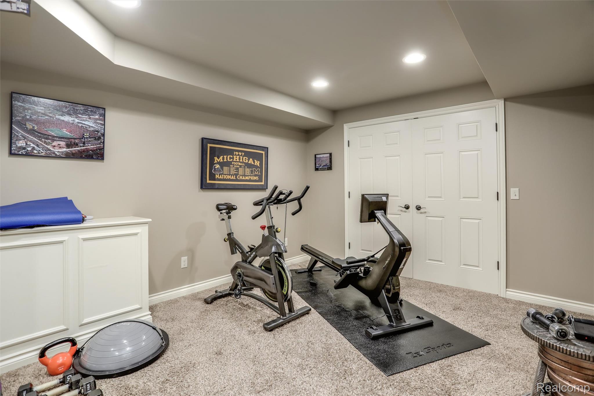 2807 Kentwood Drive