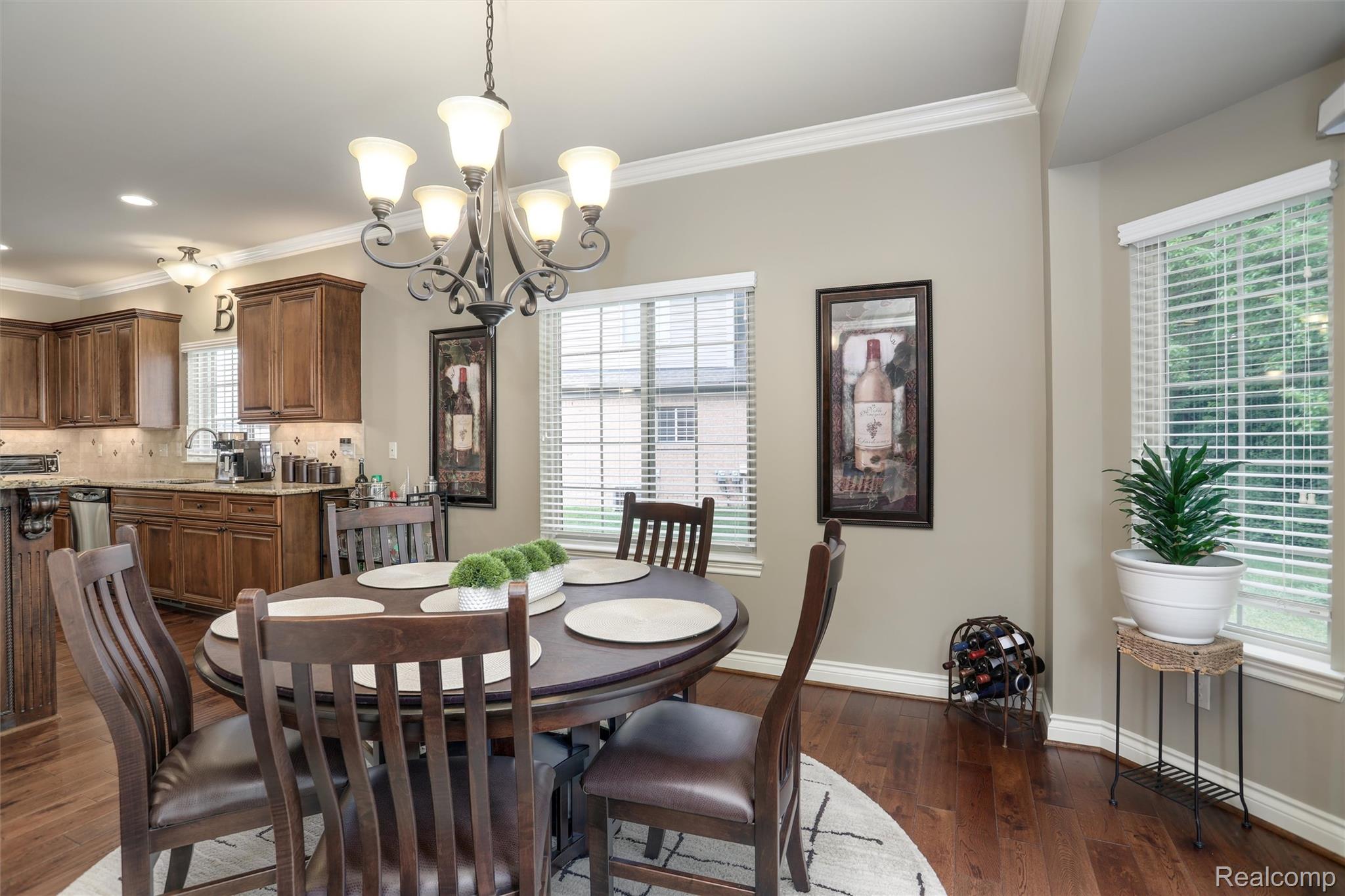 2807 Kentwood Drive