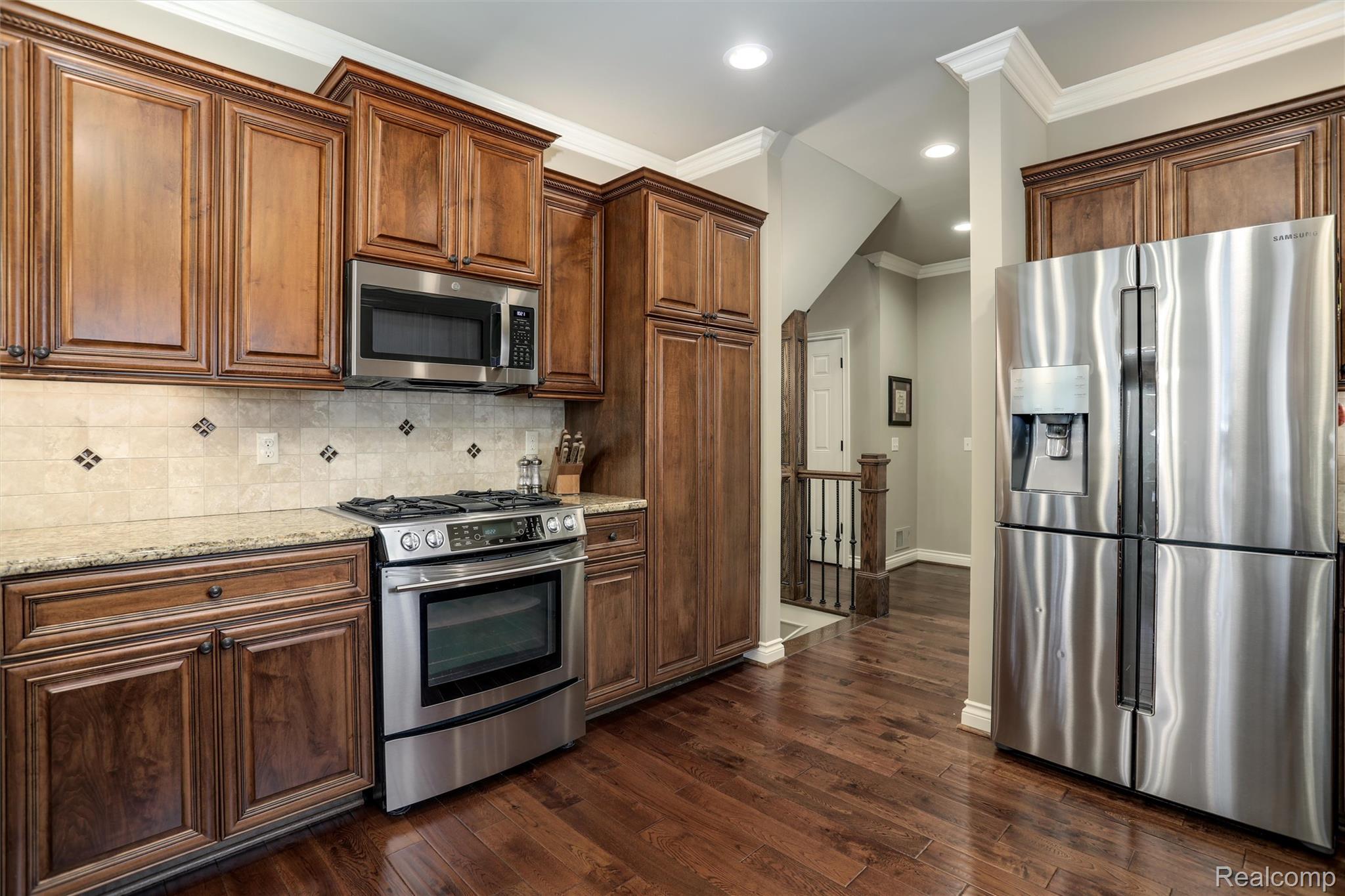 2807 Kentwood Drive