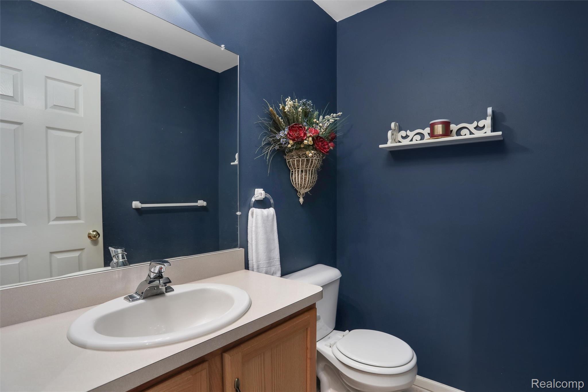 2082 Avon Lake Lane