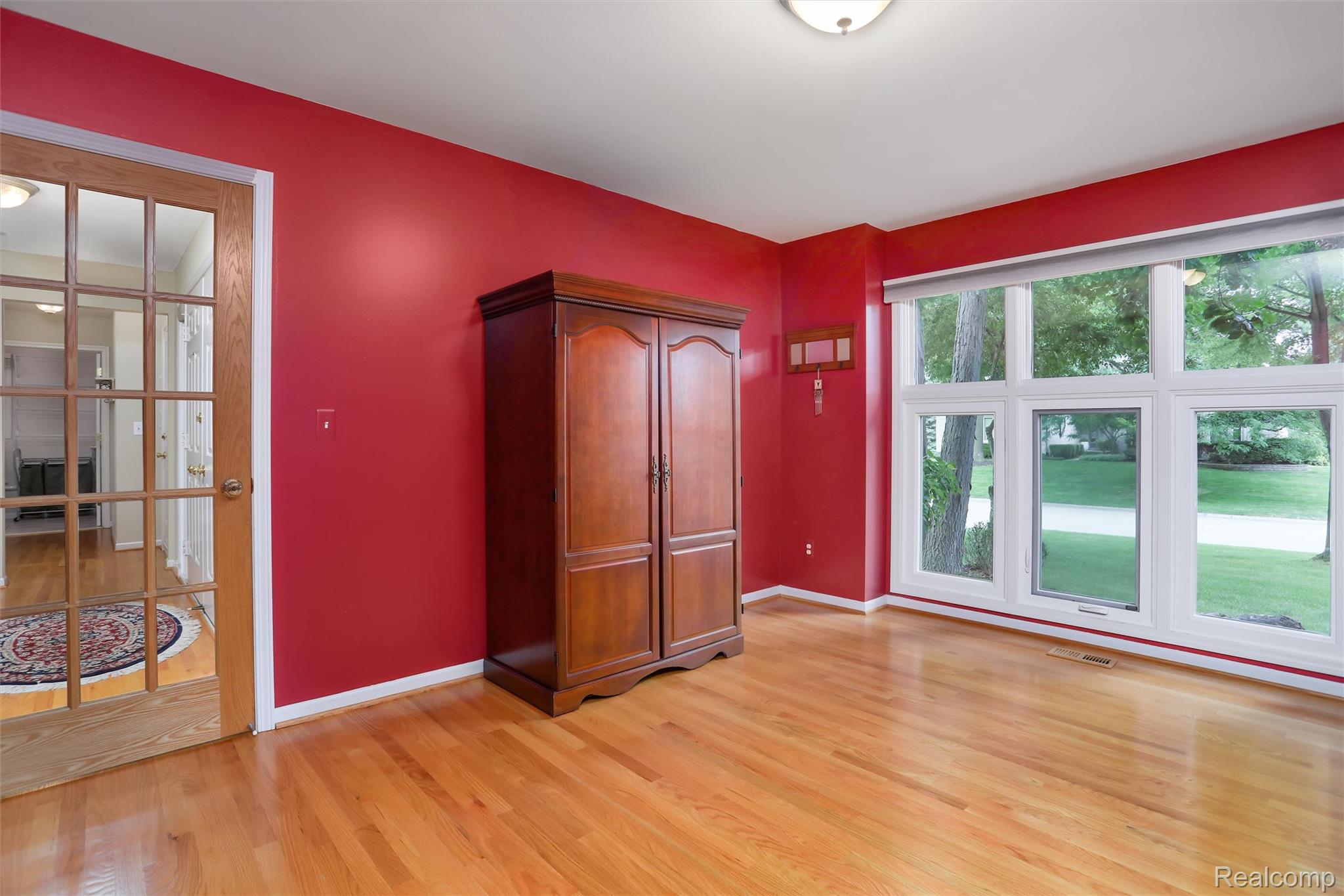 2082 Avon Lake Lane