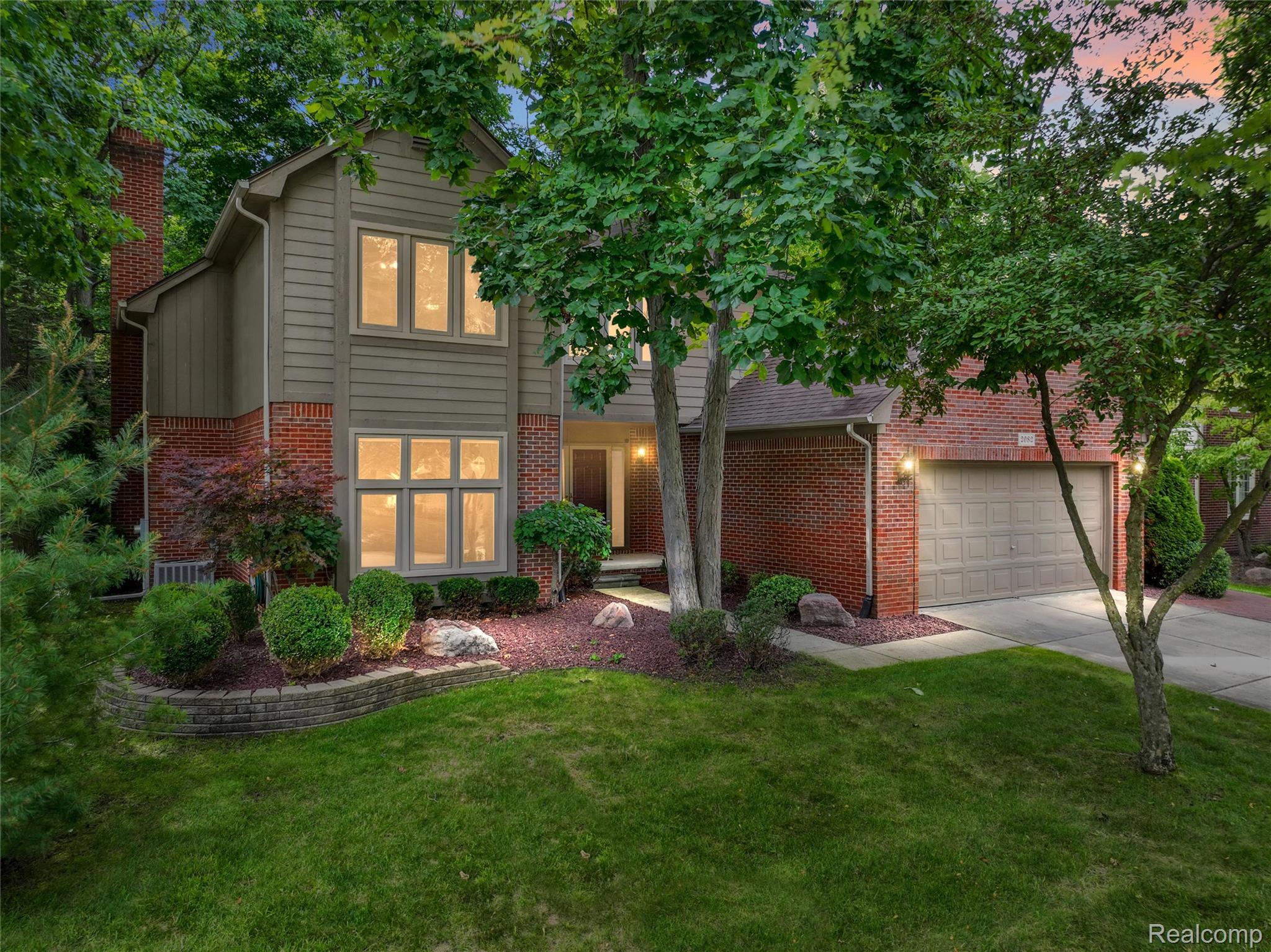 2082 Avon Lake Lane